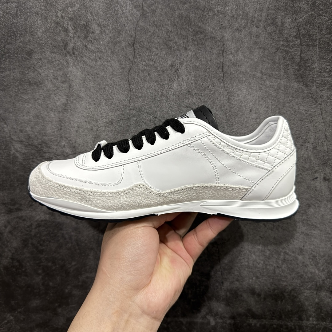 图片[2]-【纯原礼盒版】CHANEL 2025C新款早春度假款 采用最新礼盒包装 花纹礼盒包装👏 海外购入原版1-1复刻 【采用进口牛皮➕牛筋TPUD大底增高4CM】 一双舒适的鞋子能给自己减少脚下的劳累 新款Very 百搭 不管是日常穿搭 姐妹聚会 职场通勤 户外运动及各种场合都是可以轻松驾驭 显腿直、修饰脚型、舒服舒适不磨脚、透气性很好、夏天也可以穿、穿上气质拉满上班族也能轻松拥有 尺码： 35 36 37 38 39 40-选品中心