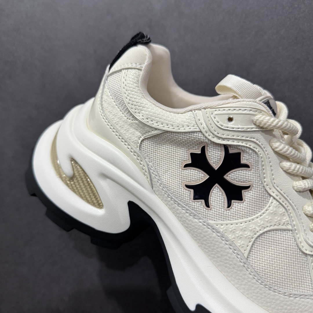 图片[6]-【公司级】新配色 广东大厂出品‼ GG-CC Chunky Low 克罗心十字架 2025 GGCC 低帮复古厚底增高老爹鞋 增高界的隐藏神器! 穿上它腿部线条直接拉满~ 鞋底做工软乎乎的，一点也不需要担心新鞋磨脚咯 搭配牛仔裤、裙子还是运动装都能轻松驾驭各种风格，它是真的百搭! 原版正确大底 高档银盒 5CM 增高厚底 大长腿既视感轻松拿捏 货号：G24X9255 尺码：35 36 37 38 39 40-选品中心