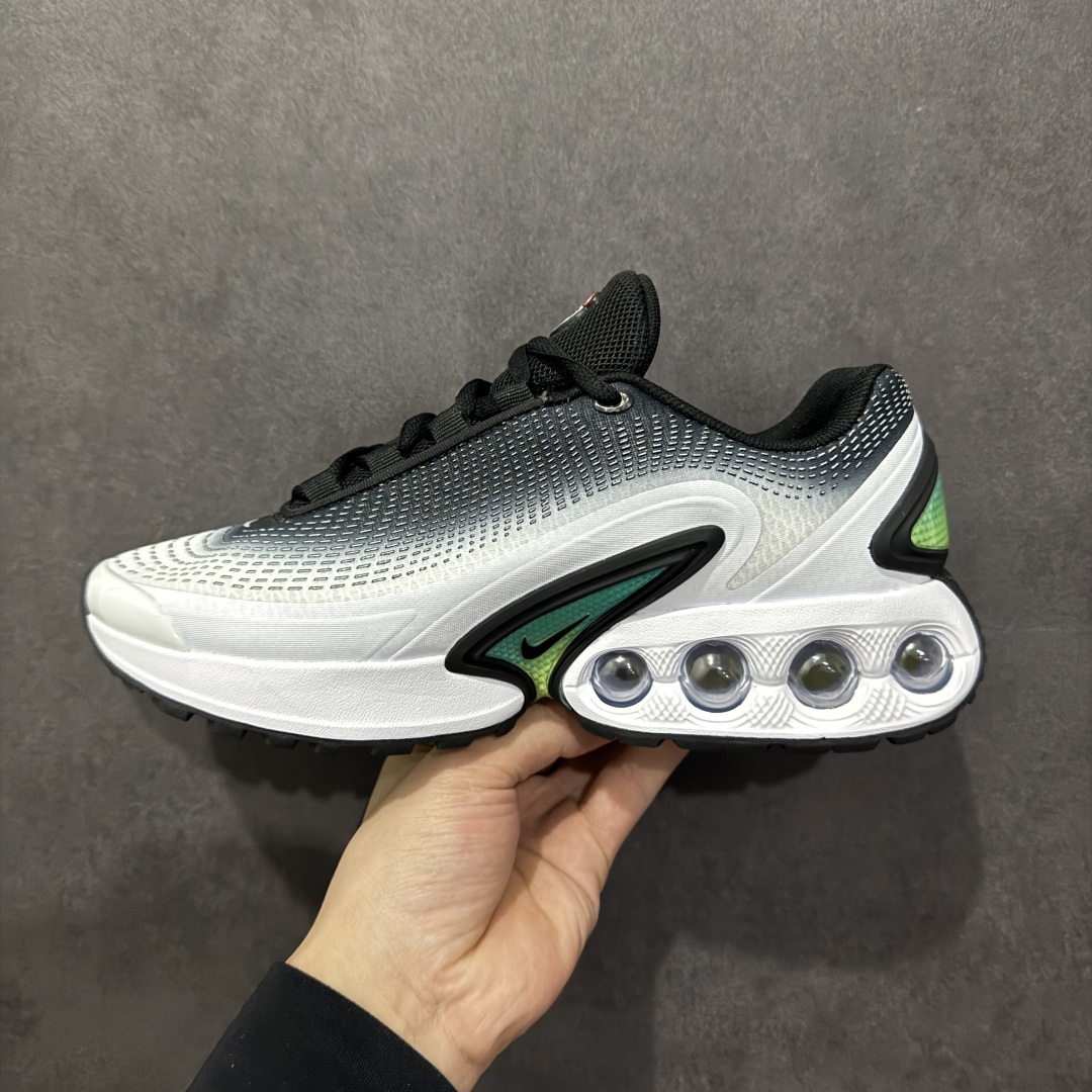 图片[2]-【纯原YH版】Nike Air Max Dn 舒适耐用 防滑耐磨 低帮 生活休闲鞋 今年 Air Max Day，搭载 “Dynamic Air”技术的 Nike Air Max Dn 首次亮相，四个分区圆形开窗气垫带来极高的辨识度。采用“Dynamic Air”技术加持，不仅具备着充满科技感的外观，更具备着优越的穿着质感。TPU 拱形稳定片为中足提供结构支撑，搭配后跟 TPU 贴片起到支撑跟腱的作用。注入式 Phylon 泡绵包裹 Air 气垫单元，适合街头行走的橡胶大底则包裹足跟部位，提供抓地力和耐穿性。 货号：FZ4044-001 尺码：36 37.5 38 39 40 41 42 43 44 45-选品中心