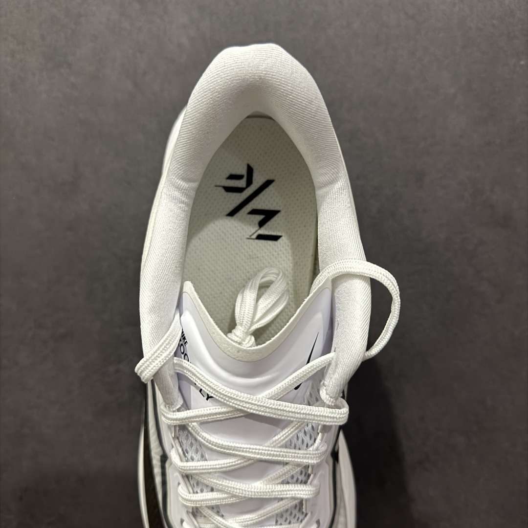 图片[7]-【公司级】NK ZoomX Invincible Run Flyknit 6 轻量跑鞋 飞织低帮休闲运动慢跑鞋 厚底增高 老爹鞋 此鞋专为短跑运动员而生 是为 5 至 10 公里距离的赛事和训练打造 整体设计采用流线型的轻质工程网眼材质构成鞋面 并与其他 Running 旗舰鞋款同样搭载全脚掌 ZoomX 缓冲中底 搭配 Pebax 物料与橡胶外底 ZoomX StreakFly 首发配色以Prototype呈现 其灵感是来自开发期间的磨损测试 透过编号的标记与内侧的预期跑步距离突出研发过程 货号： FN8454-100 尺码：36 36.5 37.5 38 38.5 39 40 40.5 41 42 42.5 43 44 45-选品中心