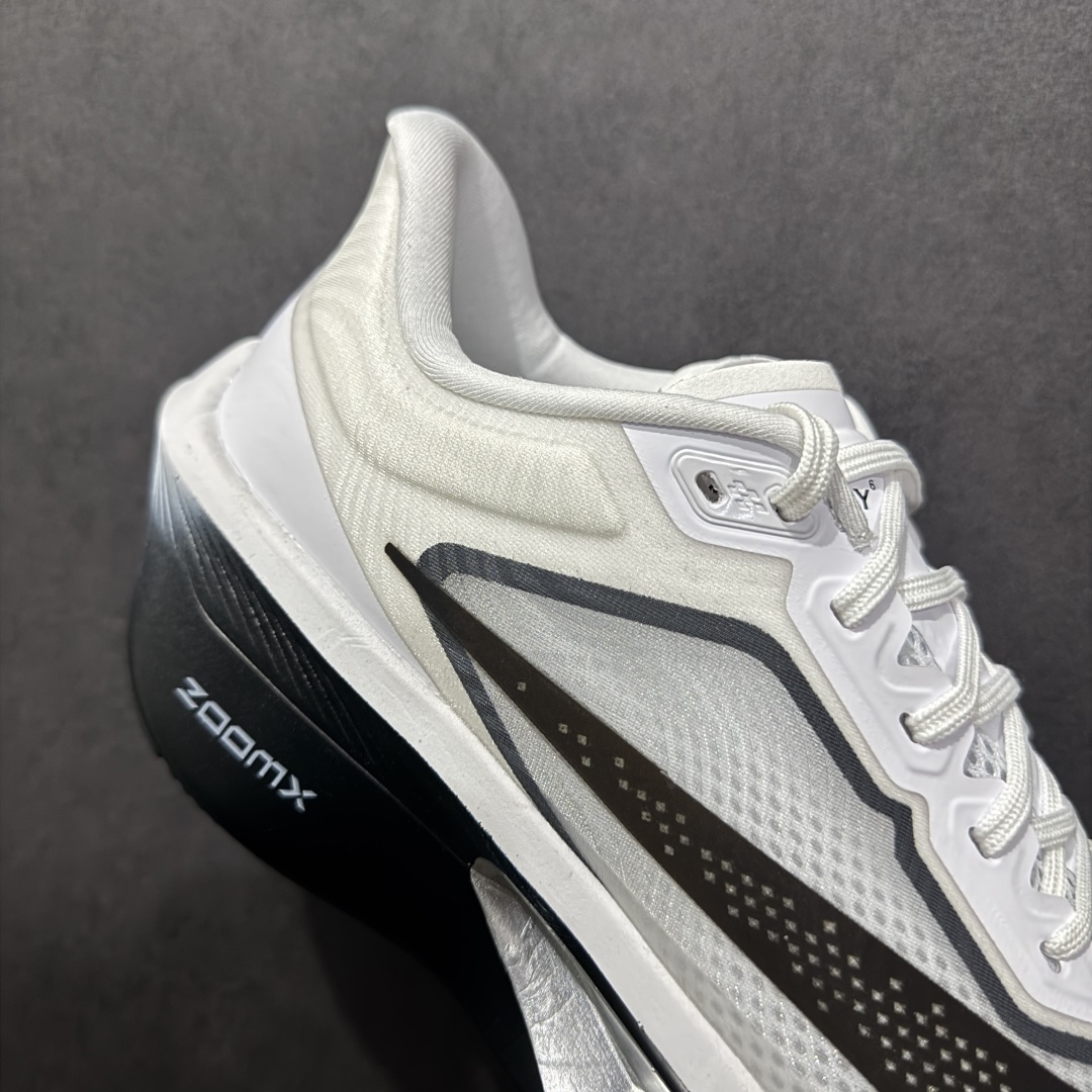 图片[6]-【公司级】NK ZoomX Invincible Run Flyknit 6 轻量跑鞋 飞织低帮休闲运动慢跑鞋 厚底增高 老爹鞋 此鞋专为短跑运动员而生 是为 5 至 10 公里距离的赛事和训练打造 整体设计采用流线型的轻质工程网眼材质构成鞋面 并与其他 Running 旗舰鞋款同样搭载全脚掌 ZoomX 缓冲中底 搭配 Pebax 物料与橡胶外底 ZoomX StreakFly 首发配色以Prototype呈现 其灵感是来自开发期间的磨损测试 透过编号的标记与内侧的预期跑步距离突出研发过程 货号： FN8454-100 尺码：36 36.5 37.5 38 38.5 39 40 40.5 41 42 42.5 43 44 45-选品中心