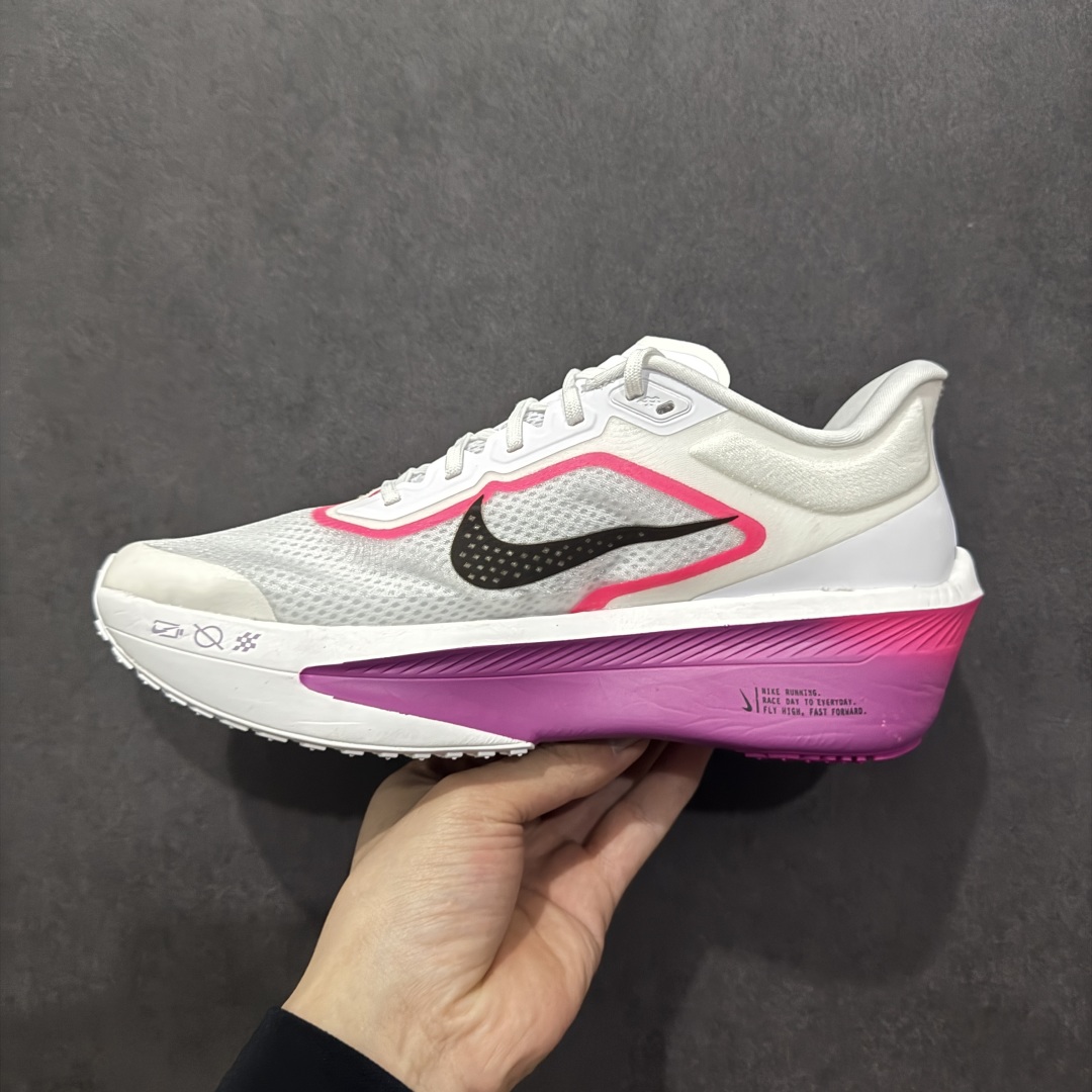 图片[2]-【公司级】NK ZoomX Invincible Run Flyknit 6 轻量跑鞋 飞织低帮休闲运动慢跑鞋 厚底增高 老爹鞋 此鞋专为短跑运动员而生 是为 5 至 10 公里距离的赛事和训练打造 整体设计采用流线型的轻质工程网眼材质构成鞋面 并与其他 Running 旗舰鞋款同样搭载全脚掌 ZoomX 缓冲中底 搭配 Pebax 物料与橡胶外底 ZoomX StreakFly 首发配色以Prototype呈现 其灵感是来自开发期间的磨损测试 透过编号的标记与内侧的预期跑步距离突出研发过程 货号： FN8455-101 尺码：36 36.5 37.5 38 38.5 39 40 40.5 41 42 42.5 43 44 45-选品中心