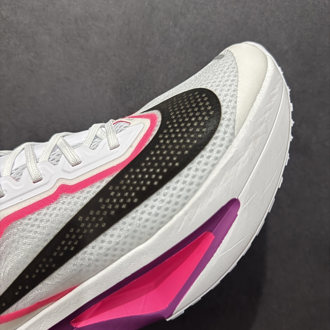 图片[5]-【公司级】NK ZoomX Invincible Run Flyknit 6 轻量跑鞋 飞织低帮休闲运动慢跑鞋 厚底增高 老爹鞋 此鞋专为短跑运动员而生 是为 5 至 10 公里距离的赛事和训练打造 整体设计采用流线型的轻质工程网眼材质构成鞋面 并与其他 Running 旗舰鞋款同样搭载全脚掌 ZoomX 缓冲中底 搭配 Pebax 物料与橡胶外底 ZoomX StreakFly 首发配色以Prototype呈现 其灵感是来自开发期间的磨损测试 透过编号的标记与内侧的预期跑步距离突出研发过程 货号： FN8455-101 尺码：36 36.5 37.5 38 38.5 39 40 40.5 41 42 42.5 43 44 45-选品中心