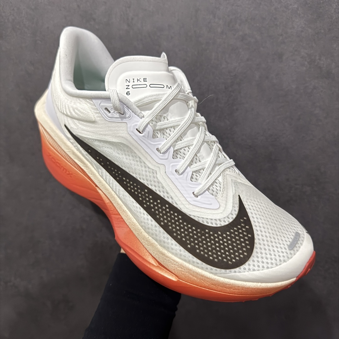 图片[3]-【公司级】NK ZoomX Invincible Run Flyknit 6 轻量跑鞋 飞织低帮休闲运动慢跑鞋 厚底增高 老爹鞋 此鞋专为短跑运动员而生 是为 5 至 10 公里距离的赛事和训练打造 整体设计采用流线型的轻质工程网眼材质构成鞋面 并与其他 Running 旗舰鞋款同样搭载全脚掌 ZoomX 缓冲中底 搭配 Pebax 物料与橡胶外底 ZoomX StreakFly 首发配色以Prototype呈现 其灵感是来自开发期间的磨损测试 透过编号的标记与内侧的预期跑步距离突出研发过程 货号： HJ7038-100 尺码：36 36.5 37.5 38 38.5 39 40 40.5 41 42 42.5 43 44 45-选品中心