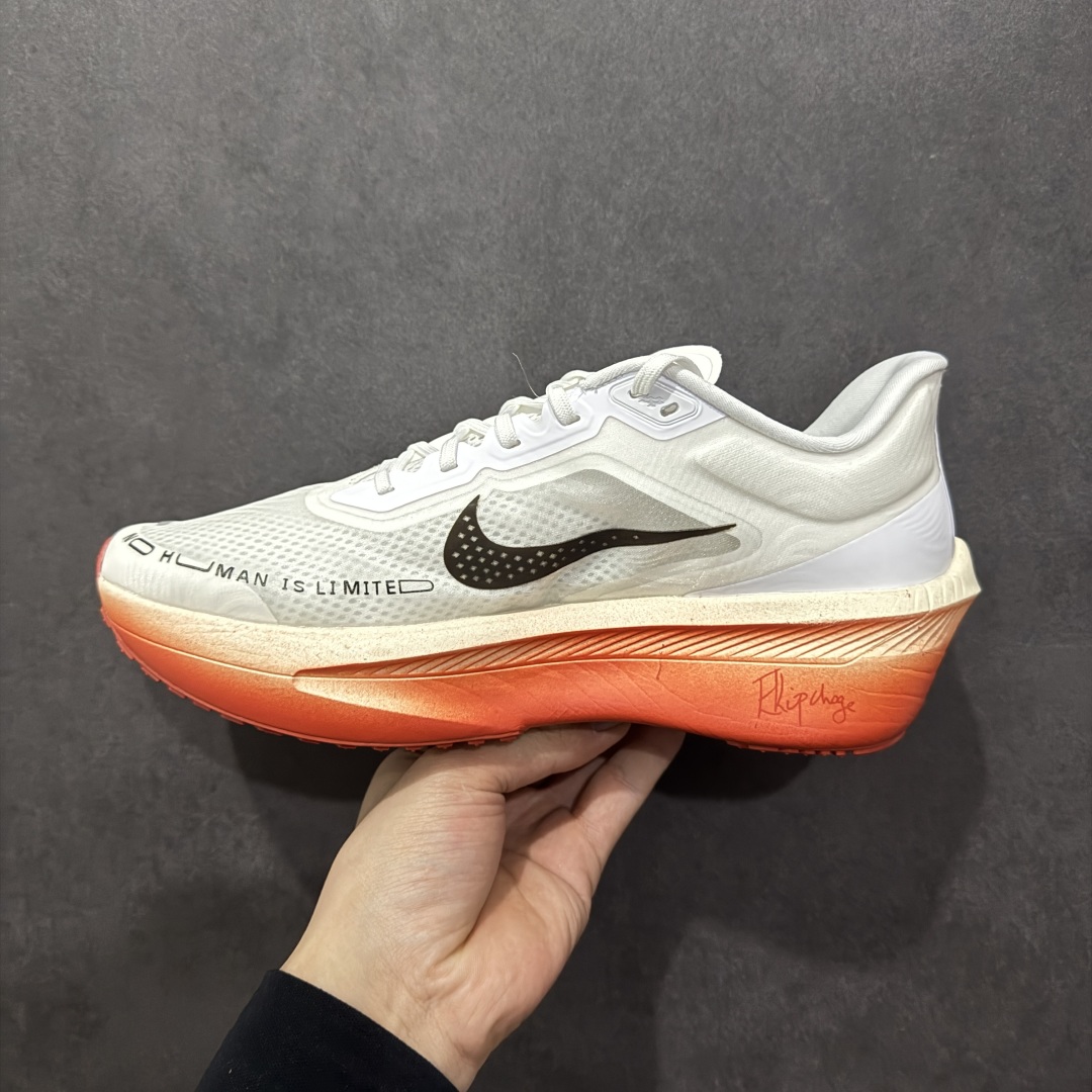 图片[2]-【公司级】NK ZoomX Invincible Run Flyknit 6 轻量跑鞋 飞织低帮休闲运动慢跑鞋 厚底增高 老爹鞋 此鞋专为短跑运动员而生 是为 5 至 10 公里距离的赛事和训练打造 整体设计采用流线型的轻质工程网眼材质构成鞋面 并与其他 Running 旗舰鞋款同样搭载全脚掌 ZoomX 缓冲中底 搭配 Pebax 物料与橡胶外底 ZoomX StreakFly 首发配色以Prototype呈现 其灵感是来自开发期间的磨损测试 透过编号的标记与内侧的预期跑步距离突出研发过程 货号： HJ7038-100 尺码：36 36.5 37.5 38 38.5 39 40 40.5 41 42 42.5 43 44 45-选品中心