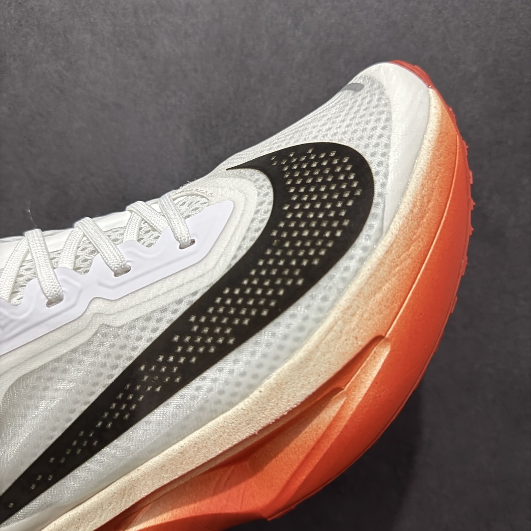 图片[5]-【公司级】NK ZoomX Invincible Run Flyknit 6 轻量跑鞋 飞织低帮休闲运动慢跑鞋 厚底增高 老爹鞋 此鞋专为短跑运动员而生 是为 5 至 10 公里距离的赛事和训练打造 整体设计采用流线型的轻质工程网眼材质构成鞋面 并与其他 Running 旗舰鞋款同样搭载全脚掌 ZoomX 缓冲中底 搭配 Pebax 物料与橡胶外底 ZoomX StreakFly 首发配色以Prototype呈现 其灵感是来自开发期间的磨损测试 透过编号的标记与内侧的预期跑步距离突出研发过程 货号： HJ7038-100 尺码：36 36.5 37.5 38 38.5 39 40 40.5 41 42 42.5 43 44 45-选品中心
