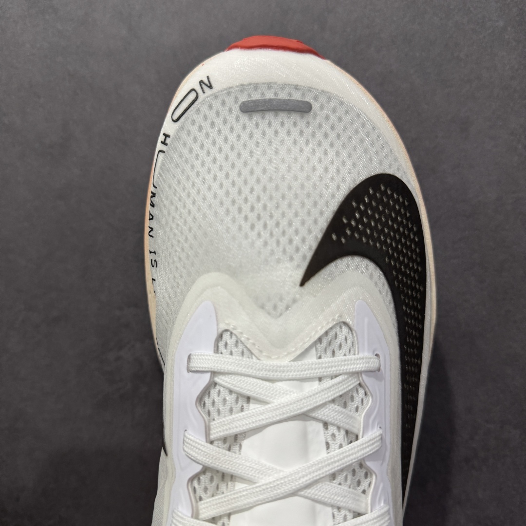 图片[8]-【公司级】NK ZoomX Invincible Run Flyknit 6 轻量跑鞋 飞织低帮休闲运动慢跑鞋 厚底增高 老爹鞋 此鞋专为短跑运动员而生 是为 5 至 10 公里距离的赛事和训练打造 整体设计采用流线型的轻质工程网眼材质构成鞋面 并与其他 Running 旗舰鞋款同样搭载全脚掌 ZoomX 缓冲中底 搭配 Pebax 物料与橡胶外底 ZoomX StreakFly 首发配色以Prototype呈现 其灵感是来自开发期间的磨损测试 透过编号的标记与内侧的预期跑步距离突出研发过程 货号： HJ7038-100 尺码：36 36.5 37.5 38 38.5 39 40 40.5 41 42 42.5 43 44 45-选品中心