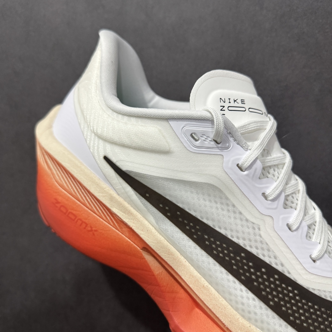 图片[6]-【公司级】NK ZoomX Invincible Run Flyknit 6 轻量跑鞋 飞织低帮休闲运动慢跑鞋 厚底增高 老爹鞋 此鞋专为短跑运动员而生 是为 5 至 10 公里距离的赛事和训练打造 整体设计采用流线型的轻质工程网眼材质构成鞋面 并与其他 Running 旗舰鞋款同样搭载全脚掌 ZoomX 缓冲中底 搭配 Pebax 物料与橡胶外底 ZoomX StreakFly 首发配色以Prototype呈现 其灵感是来自开发期间的磨损测试 透过编号的标记与内侧的预期跑步距离突出研发过程 货号： HJ7038-100 尺码：36 36.5 37.5 38 38.5 39 40 40.5 41 42 42.5 43 44 45-选品中心