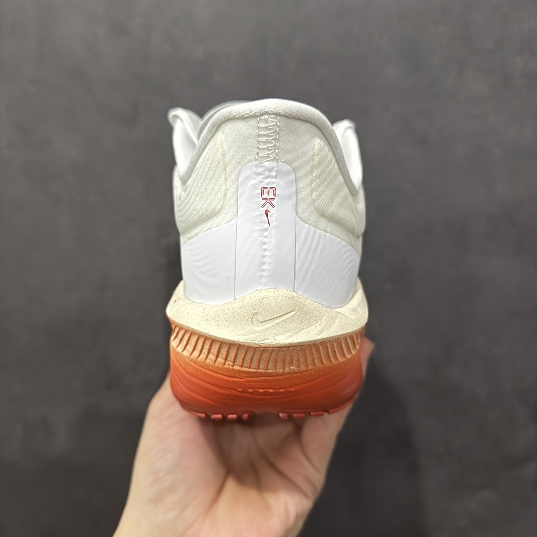 图片[4]-【公司级】NK ZoomX Invincible Run Flyknit 6 轻量跑鞋 飞织低帮休闲运动慢跑鞋 厚底增高 老爹鞋 此鞋专为短跑运动员而生 是为 5 至 10 公里距离的赛事和训练打造 整体设计采用流线型的轻质工程网眼材质构成鞋面 并与其他 Running 旗舰鞋款同样搭载全脚掌 ZoomX 缓冲中底 搭配 Pebax 物料与橡胶外底 ZoomX StreakFly 首发配色以Prototype呈现 其灵感是来自开发期间的磨损测试 透过编号的标记与内侧的预期跑步距离突出研发过程 货号： HJ7038-100 尺码：36 36.5 37.5 38 38.5 39 40 40.5 41 42 42.5 43 44 45-选品中心