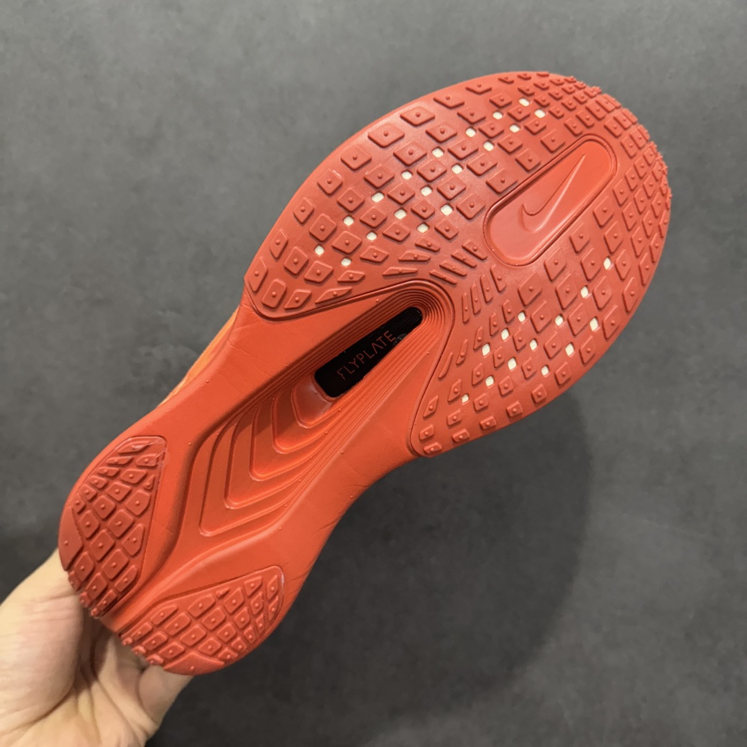 图片[9]-【公司级】NK ZoomX Invincible Run Flyknit 6 轻量跑鞋 飞织低帮休闲运动慢跑鞋 厚底增高 老爹鞋 此鞋专为短跑运动员而生 是为 5 至 10 公里距离的赛事和训练打造 整体设计采用流线型的轻质工程网眼材质构成鞋面 并与其他 Running 旗舰鞋款同样搭载全脚掌 ZoomX 缓冲中底 搭配 Pebax 物料与橡胶外底 ZoomX StreakFly 首发配色以Prototype呈现 其灵感是来自开发期间的磨损测试 透过编号的标记与内侧的预期跑步距离突出研发过程 货号： HJ7038-100 尺码：36 36.5 37.5 38 38.5 39 40 40.5 41 42 42.5 43 44 45-选品中心