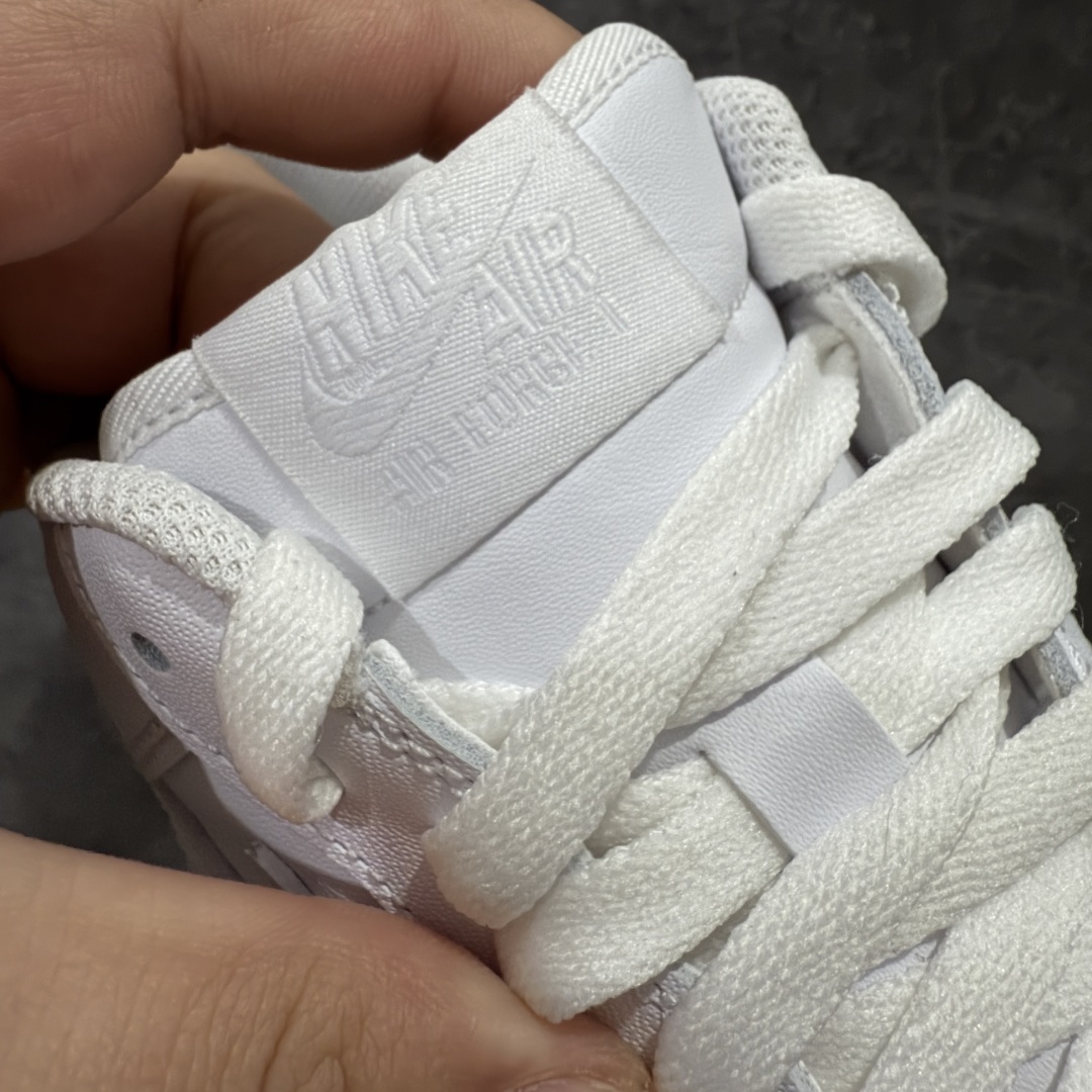 图片[5]-【Mok纯原】Air Force 1 Low AF1空军纯白低帮 CW2288-111 全市场第一梯队品质 原厂皮料 完美鞋型 钩子裁边清洁度无敌！ 针车走线图片放大看相当整齐，鞋带口冲孔与鞋头冲孔非常圆润干净 无任何毛边，正确做旧鞋带金属铁片，中底走线 鞋垫刷胶 大底含气垫都是基本操作！目前你能找到的最优的一个版本没有之一， 尺码：36-46-选品中心