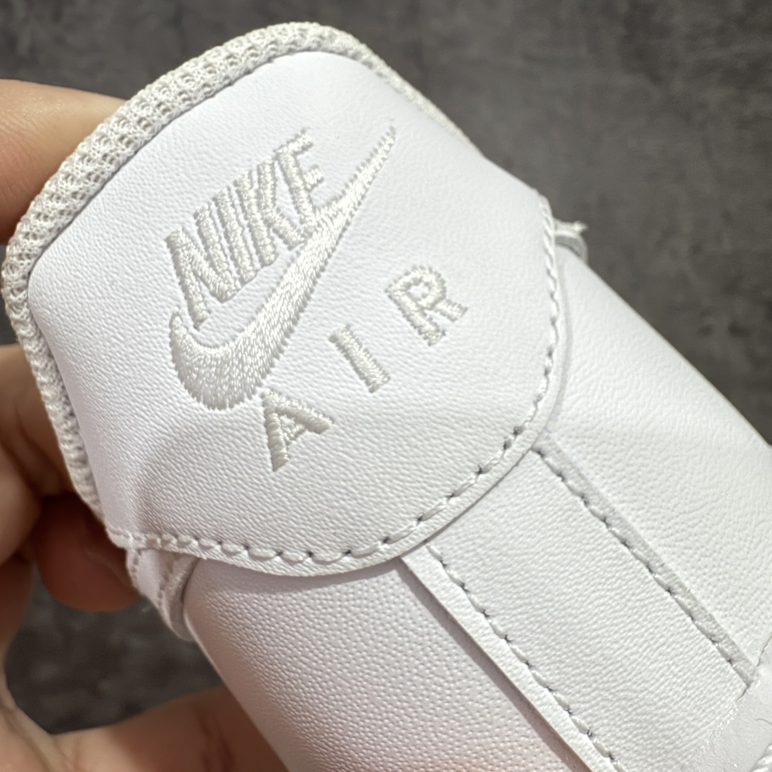 图片[2]-【Mok纯原】Air Force 1 Low AF1空军纯白低帮 CW2288-111 全市场第一梯队品质 原厂皮料 完美鞋型 钩子裁边清洁度无敌！ 针车走线图片放大看相当整齐，鞋带口冲孔与鞋头冲孔非常圆润干净 无任何毛边，正确做旧鞋带金属铁片，中底走线 鞋垫刷胶 大底含气垫都是基本操作！目前你能找到的最优的一个版本没有之一， 尺码：36-46-选品中心