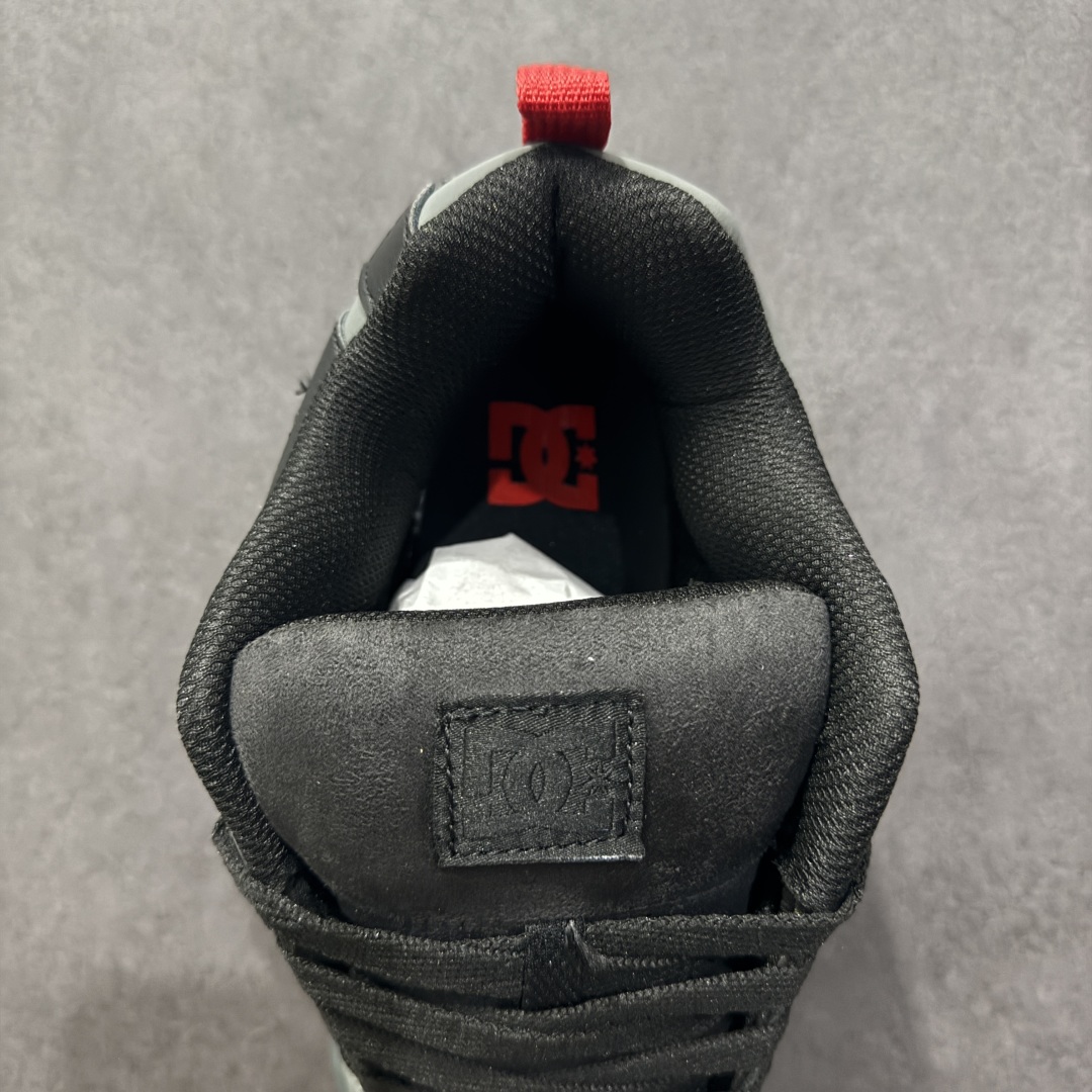 图片[7]-【公司级】街头装品牌 DCSHOECOUSA时尚鞋子男女鞋休闲板鞋低帮圆头百搭 琉凤大底耐磨滑板鞋皮质运动舒适BMX板鞋DC 鞋型经典百搭，低帮系带设计，皮革鞋面，装饰品牌字母LOGO，橡胶鞋底，防滑耐磨轻便，脚感舒适，时髦百搭。 DC/DCShoes就是DCSHOECOUSA，DC Shoes是美国滑板品牌，是很潮的运动品牌。此次 DCSHOES 续写 CBGB 的传奇故事，从 CBGB 中汲取创意灵感融入到产品设计之中，采用具有浓厚街头文化气息的特殊图案传递品牌理念，备受街头爱好者及潮流青年的青睐，品牌粉丝遍布全球。随着极限运动热潮在中国愈演愈烈，如今 DCSHOES 正式重回中国市场，致力为中国的极限运动与街头文化赋予全新生命力。 尺码：36-45-选品中心