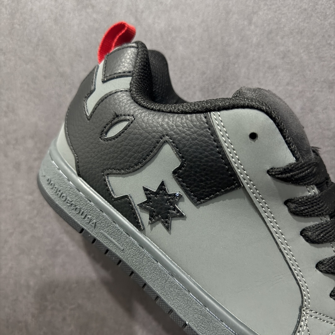 图片[6]-【公司级】街头装品牌 DCSHOECOUSA时尚鞋子男女鞋休闲板鞋低帮圆头百搭 琉凤大底耐磨滑板鞋皮质运动舒适BMX板鞋DC 鞋型经典百搭，低帮系带设计，皮革鞋面，装饰品牌字母LOGO，橡胶鞋底，防滑耐磨轻便，脚感舒适，时髦百搭。 DC/DCShoes就是DCSHOECOUSA，DC Shoes是美国滑板品牌，是很潮的运动品牌。此次 DCSHOES 续写 CBGB 的传奇故事，从 CBGB 中汲取创意灵感融入到产品设计之中，采用具有浓厚街头文化气息的特殊图案传递品牌理念，备受街头爱好者及潮流青年的青睐，品牌粉丝遍布全球。随着极限运动热潮在中国愈演愈烈，如今 DCSHOES 正式重回中国市场，致力为中国的极限运动与街头文化赋予全新生命力。 尺码：36-45-选品中心