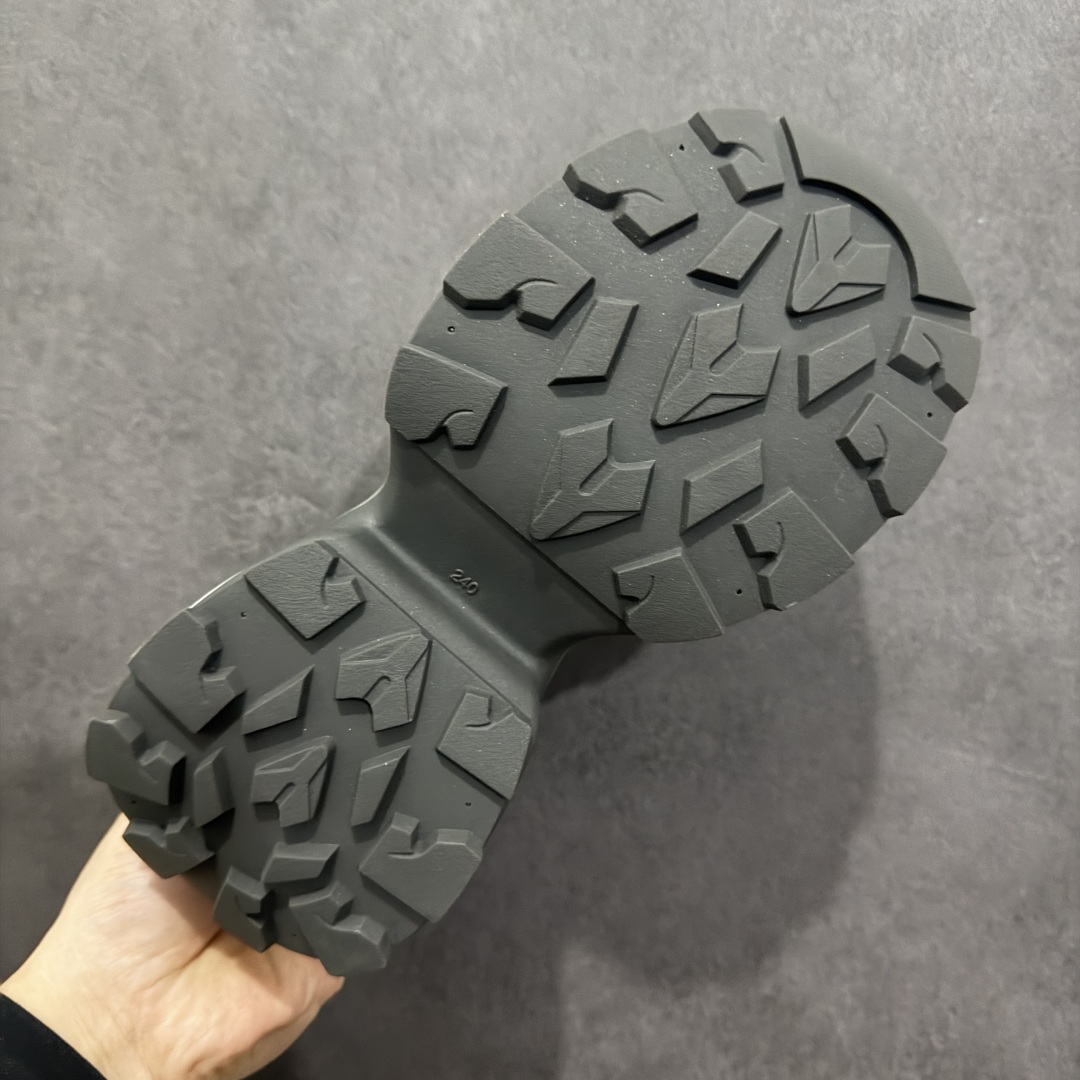 图片[9]-【广东纯原版本】GG-CC Chunky Low镶钻休闲运动厚底增高老爹鞋 广东大厂出品 完美细节 25ss早春新款厚底增高 大长腿 时髦look轻松定格 不费力展现率性氛围 高档银盒 酷帅机能风不规则设计大底 银灰拼色造型设计 轻便舒适百搭 GGcc厚底增高简直就是小个子的快乐! 不管怎么搭都好看~ 尺码： 35 36 37 38 39 40-选品中心