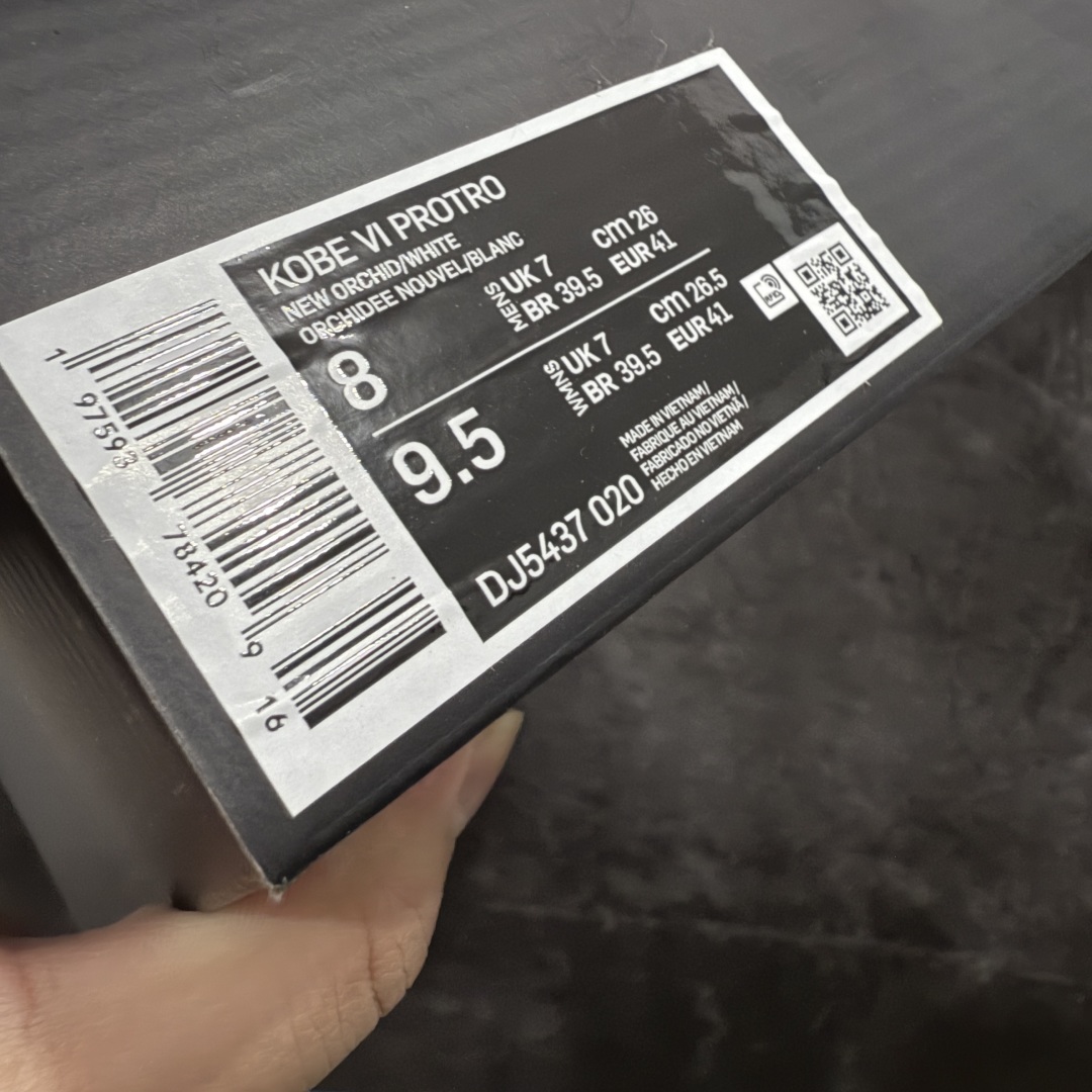 图片[13]-【Star版本】NK Zoom KOBE 6 Protro 科比六代 蓝白 DJ5437-020 史上最强复刻 私人团队订单 细节完美对比公司货 前掌超大Zoom Turbo气垫 后掌EVA缓震 真正的原汁原味 还原ZP脚感 全身鞋材卡料色独家定制 唯一正确喷漆工艺Swoosh 正确凹凸蛇鳞工艺 正确鞋面渐变效果 内全置真动飞态线 独立原厂模具 最大尺码达到48.5码 首批不拼图大几率过验 亲测已过 支持各种高强度实战 无需担心 上脚价 补货周期极长 脚宽建议买大半码 科比系列前掌偏窄 不影响二次销售 支持七天无理由退换 尺码：40 40.5 41 42 42.5 43 44 44.5 45 45.5 46 47.5 48.5-选品中心