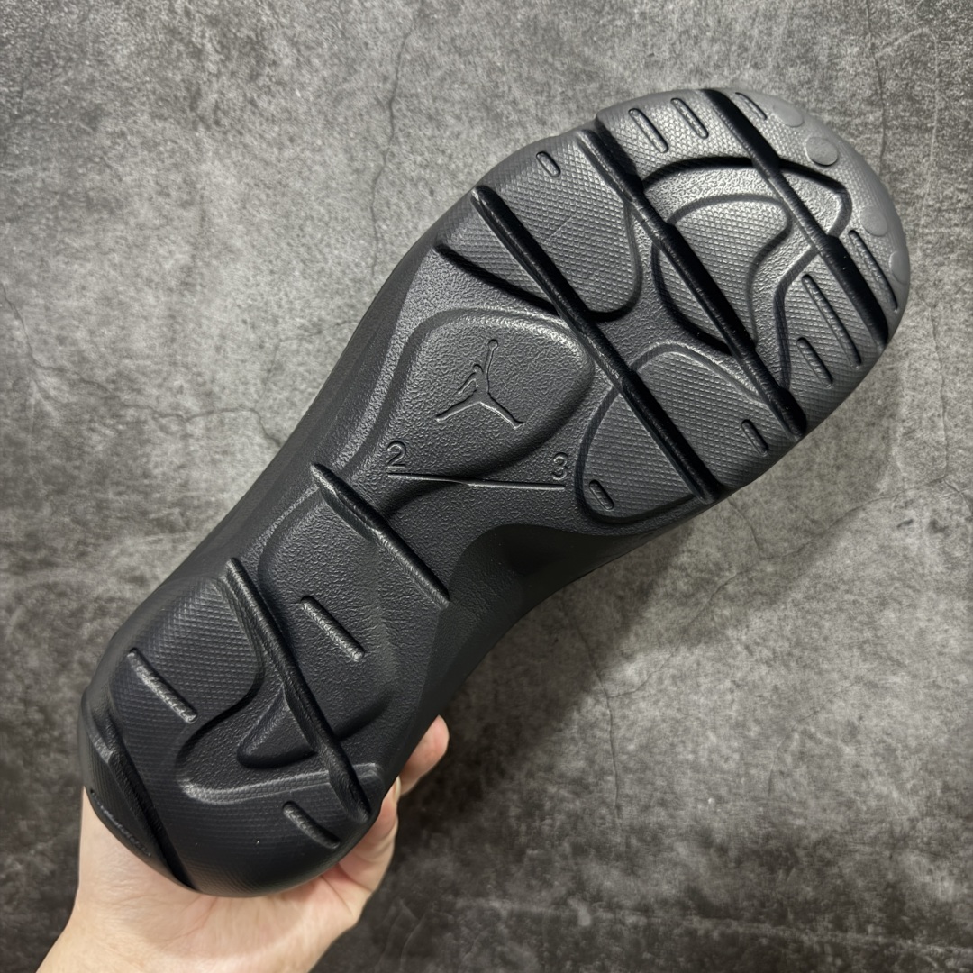 图片[8]-【公司级】Jordan System.23 一脚蹬低帮生活休闲鞋 鞋款设计简约而流畅 整体采用发泡材质 并且在脚背和后跟位置做了明显的镂空处理 同时 这双鞋还带有可拆卸的弹力内靴 并且带有爆裂纹路来增加整体的时尚感和流行感 另外 鞋款还会附赠两幅鞋带 分别对应带内靴和不带内靴的穿法 货号：DN4890-001 尺码：39 40 41 42 43 44 45 46-选品中心