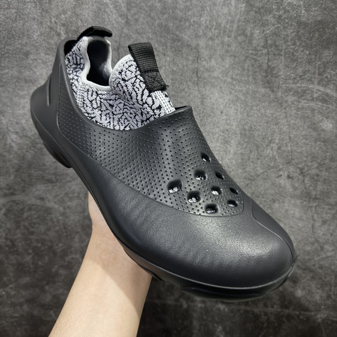 图片[3]-【公司级】Jordan System.23 一脚蹬低帮生活休闲鞋 鞋款设计简约而流畅 整体采用发泡材质 并且在脚背和后跟位置做了明显的镂空处理 同时 这双鞋还带有可拆卸的弹力内靴 并且带有爆裂纹路来增加整体的时尚感和流行感 另外 鞋款还会附赠两幅鞋带 分别对应带内靴和不带内靴的穿法 货号：DN4890-001 尺码：39 40 41 42 43 44 45 46-选品中心