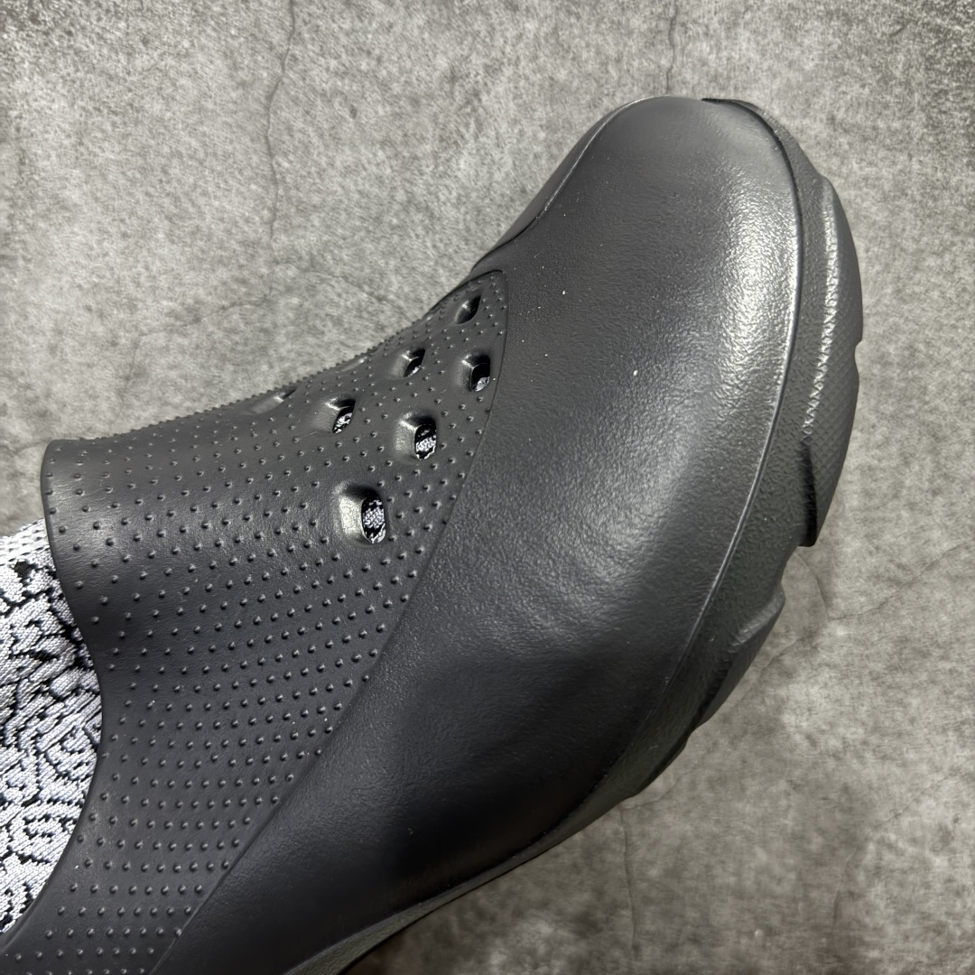 图片[6]-【公司级】Jordan System.23 一脚蹬低帮生活休闲鞋 鞋款设计简约而流畅 整体采用发泡材质 并且在脚背和后跟位置做了明显的镂空处理 同时 这双鞋还带有可拆卸的弹力内靴 并且带有爆裂纹路来增加整体的时尚感和流行感 另外 鞋款还会附赠两幅鞋带 分别对应带内靴和不带内靴的穿法 货号：DN4890-001 尺码：39 40 41 42 43 44 45 46-选品中心