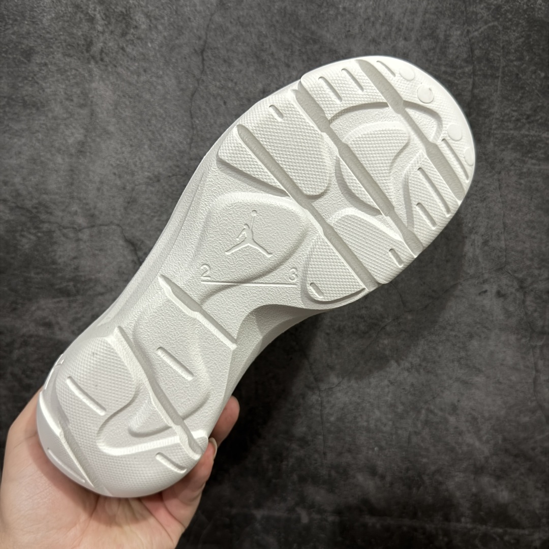 图片[9]-【公司级】Jordan System.23 一脚蹬低帮生活休闲鞋 鞋款设计简约而流畅 整体采用发泡材质 并且在脚背和后跟位置做了明显的镂空处理 同时 这双鞋还带有可拆卸的弹力内靴 并且带有爆裂纹路来增加整体的时尚感和流行感 另外 鞋款还会附赠两幅鞋带 分别对应带内靴和不带内靴的穿法 货号：DN4890-101 尺码：39 40 41 42 43 44 45 46-选品中心