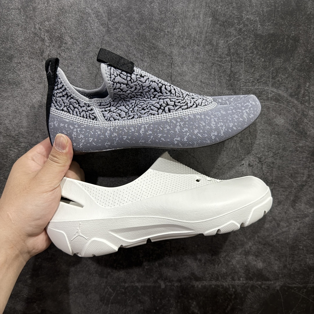 图片[3]-【公司级】Jordan System.23 一脚蹬低帮生活休闲鞋 鞋款设计简约而流畅 整体采用发泡材质 并且在脚背和后跟位置做了明显的镂空处理 同时 这双鞋还带有可拆卸的弹力内靴 并且带有爆裂纹路来增加整体的时尚感和流行感 另外 鞋款还会附赠两幅鞋带 分别对应带内靴和不带内靴的穿法 货号：DN4890-101 尺码：39 40 41 42 43 44 45 46-选品中心