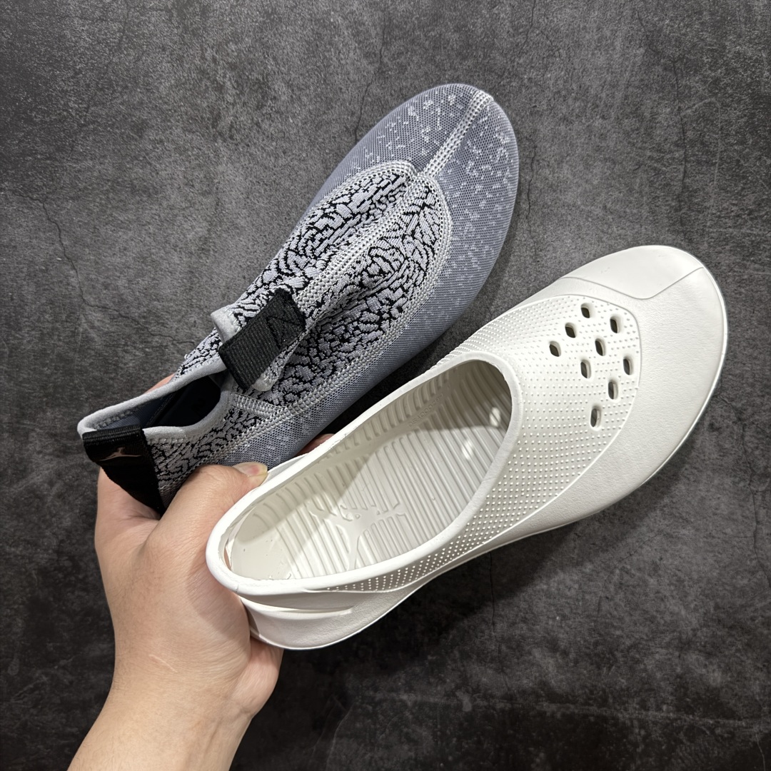 图片[2]-【公司级】Jordan System.23 一脚蹬低帮生活休闲鞋 鞋款设计简约而流畅 整体采用发泡材质 并且在脚背和后跟位置做了明显的镂空处理 同时 这双鞋还带有可拆卸的弹力内靴 并且带有爆裂纹路来增加整体的时尚感和流行感 另外 鞋款还会附赠两幅鞋带 分别对应带内靴和不带内靴的穿法 货号：DN4890-101 尺码：39 40 41 42 43 44 45 46-选品中心