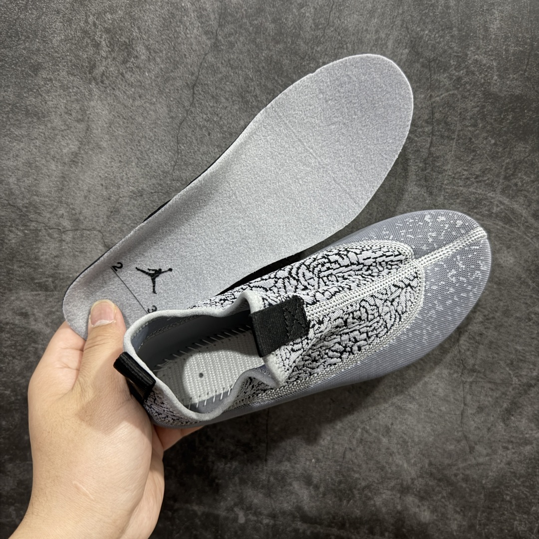 图片[6]-【公司级】Jordan System.23 一脚蹬低帮生活休闲鞋 鞋款设计简约而流畅 整体采用发泡材质 并且在脚背和后跟位置做了明显的镂空处理 同时 这双鞋还带有可拆卸的弹力内靴 并且带有爆裂纹路来增加整体的时尚感和流行感 另外 鞋款还会附赠两幅鞋带 分别对应带内靴和不带内靴的穿法 货号：DN4890-101 尺码：39 40 41 42 43 44 45 46-选品中心