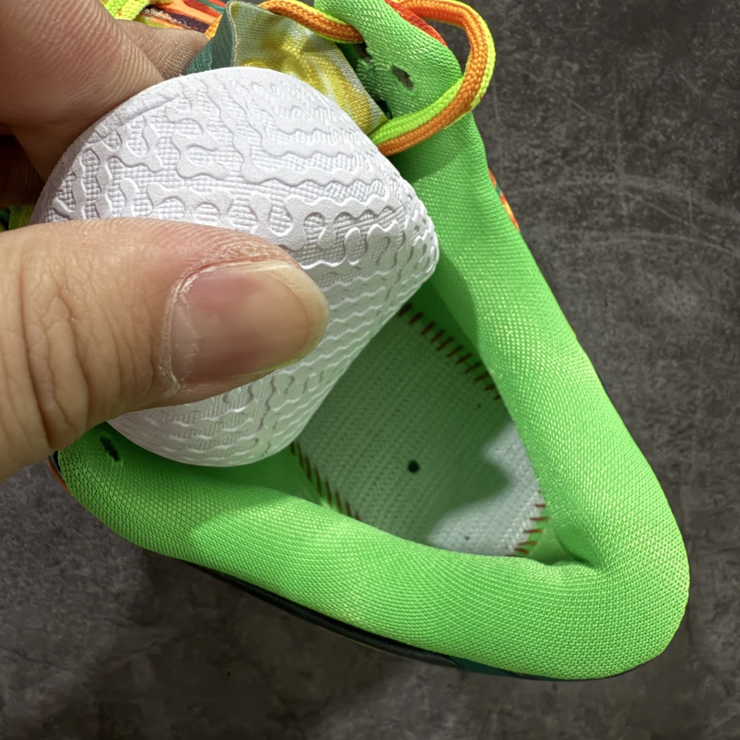 图片[5]-【S2纯原】NK Kobe 8 What The Kobe (WTK) 纯原生产线 科比八代 橙蓝拼色鸳鸯 #React科技鞋垫加持 实战配置直接拉满 #原楦纸板开发 鞋身流线型、后跟塑形，区分土肥圆 #原厂针织鞋面一针一线匹配原版 #全身鞋材卡料色独家定制 唯一万针立体刺绣SWOOSH #真实底模最大48.5 实战利器 专供海外市场 货号：HM9621-900 尺码：40 40.5 41 42 42.5 43 44 44.5 45 46 47.5 48.5（脚宽、脚胖 建议买大半码）-选品中心