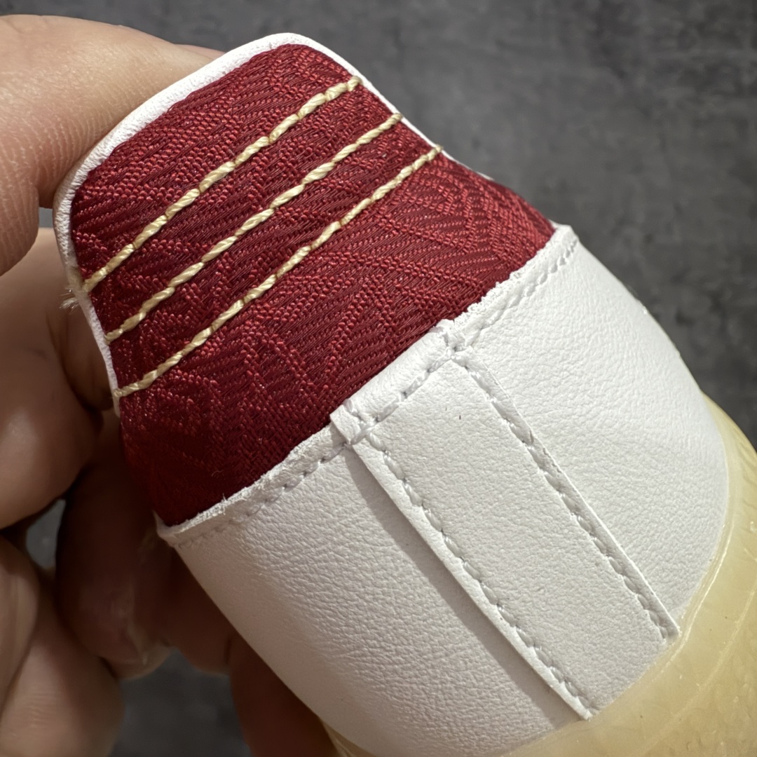 图片[2]-【渠道纯原】Adidas Originals Samba 桑巴德训鞋 蛇年限定 白黑红 原版开发 精工制做 细节多次校对 与原版几乎无差别 鞋身全部采用头层皮 区分市面偷工减料！ 鞋带都是原厂的，系鞋带的方式都同步ZP！ 货号：JQ5976 尺码：36 36.5 37 38 38.5 39 40 40.5 41 42 42.5 43 44 44.5 45-选品中心