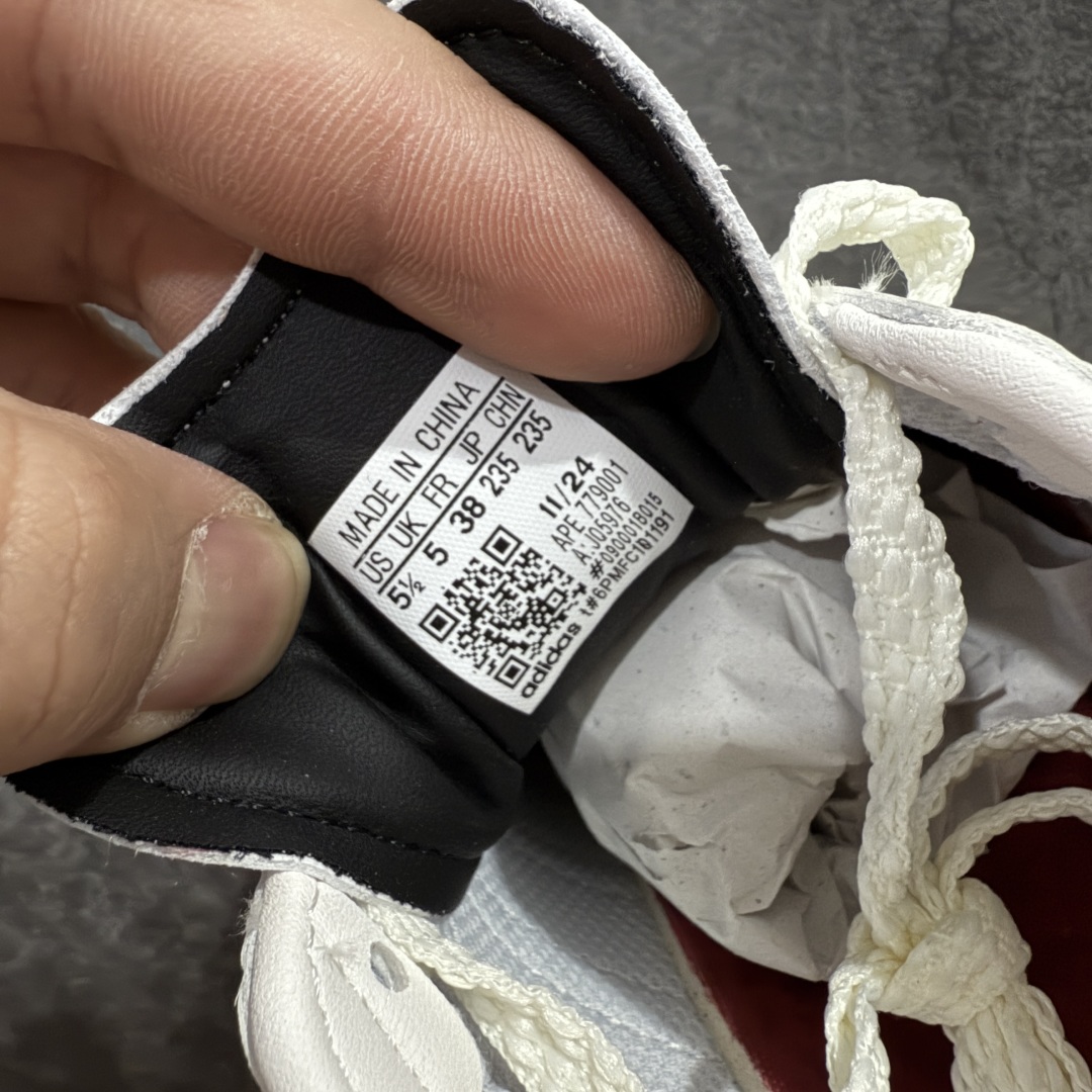 图片[8]-【渠道纯原】Adidas Originals Samba 桑巴德训鞋 蛇年限定 白黑红 原版开发 精工制做 细节多次校对 与原版几乎无差别 鞋身全部采用头层皮 区分市面偷工减料！ 鞋带都是原厂的，系鞋带的方式都同步ZP！ 货号：JQ5976 尺码：36 36.5 37 38 38.5 39 40 40.5 41 42 42.5 43 44 44.5 45-选品中心