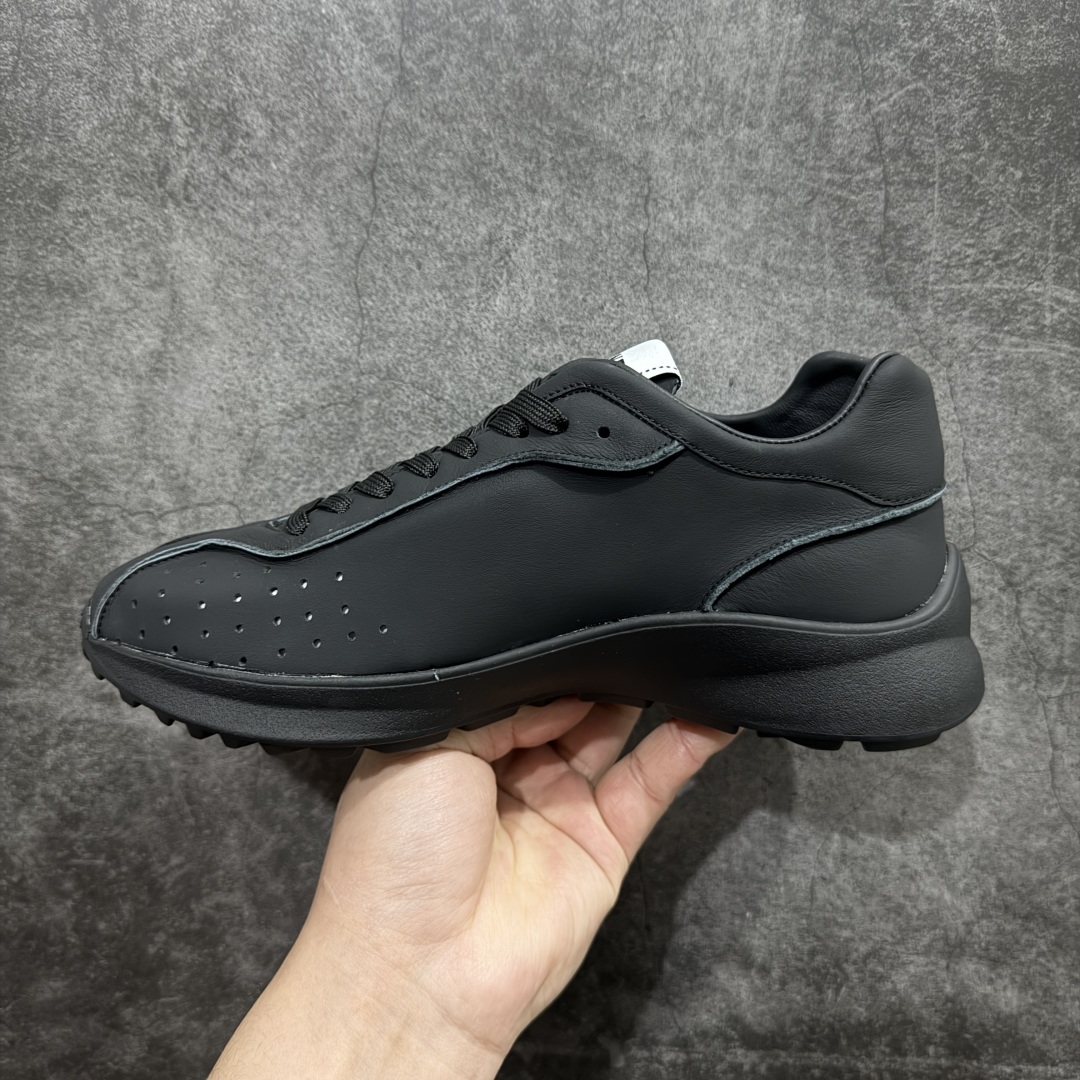 图片[2]-【广东纯原版本】𝗖𝗛𝗔𝗡𝗟||香奈儿 小香𝟐𝟎𝟐𝟓C 德训鞋熊猫鞋 超软休闲增高 众多明星推荐上脚 东莞大厂顶级品质 出入𝐙𝐆无压力 超轻超软小白鞋～3.5cm超轻厚底～很q彈又軟～巨巨好穿～上脚超级轻便舒适～强烈的踩屎感～脚踩棉花糖一样～暴走两万步～不累脚～日常穿搭的完美选择 【独家𝐙𝐏一致对版材质】 ⇢鞋面：独家原版定制❶米白色无铬柔牛皮面 ❷定制贴摔纹牛皮灰白色牛层 ⇢内里：独家原版定制 ❶柔软米白色羊皮里 ❷柔软浅灰色羊皮里透气三明治网布 ⇢垫脚：独家原版定制吸汗莱卡布注塑eva脚床 ⇢大底：独家原版开发私摸双拼tpr大底 【底高：2.5cm左右】 懂货的自然懂～代购品质绝对完全不一样 𝐒𝐈𝐙𝐄：35、36、37、38、39、40-选品中心