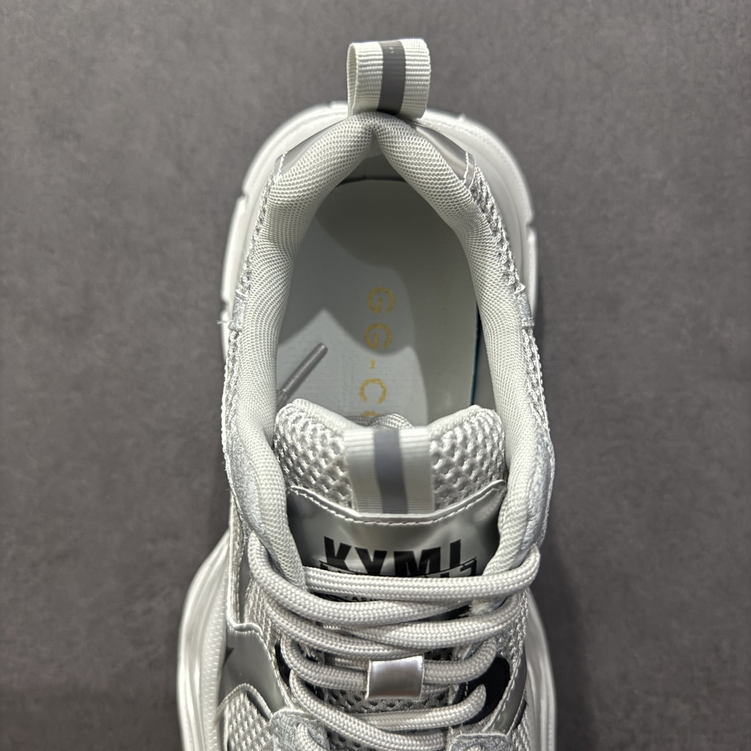 图片[7]-【广东纯原版本】GG-CC Chunky Low安哥拉红休闲运动老爹鞋系列 #广东大厂出品 完美细节 25ss春季新款 大长腿 时髦look轻松定格 不费力展现率性氛围 酷帅机能风不规则设计大底 GGCC 银灰红色拼色造型设计 轻便舒适百搭 不管怎么搭都敲好看~ 尺码： 35 36 37 38 39 40-选品中心