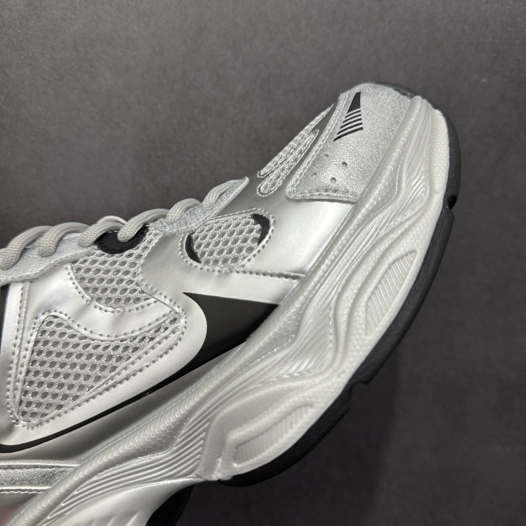 图片[5]-【广东纯原版本】GG-CC Chunky Low安哥拉红休闲运动老爹鞋系列 #广东大厂出品 完美细节 25ss春季新款 大长腿 时髦look轻松定格 不费力展现率性氛围 酷帅机能风不规则设计大底 GGCC 银灰红色拼色造型设计 轻便舒适百搭 不管怎么搭都敲好看~ 尺码： 35 36 37 38 39 40-选品中心