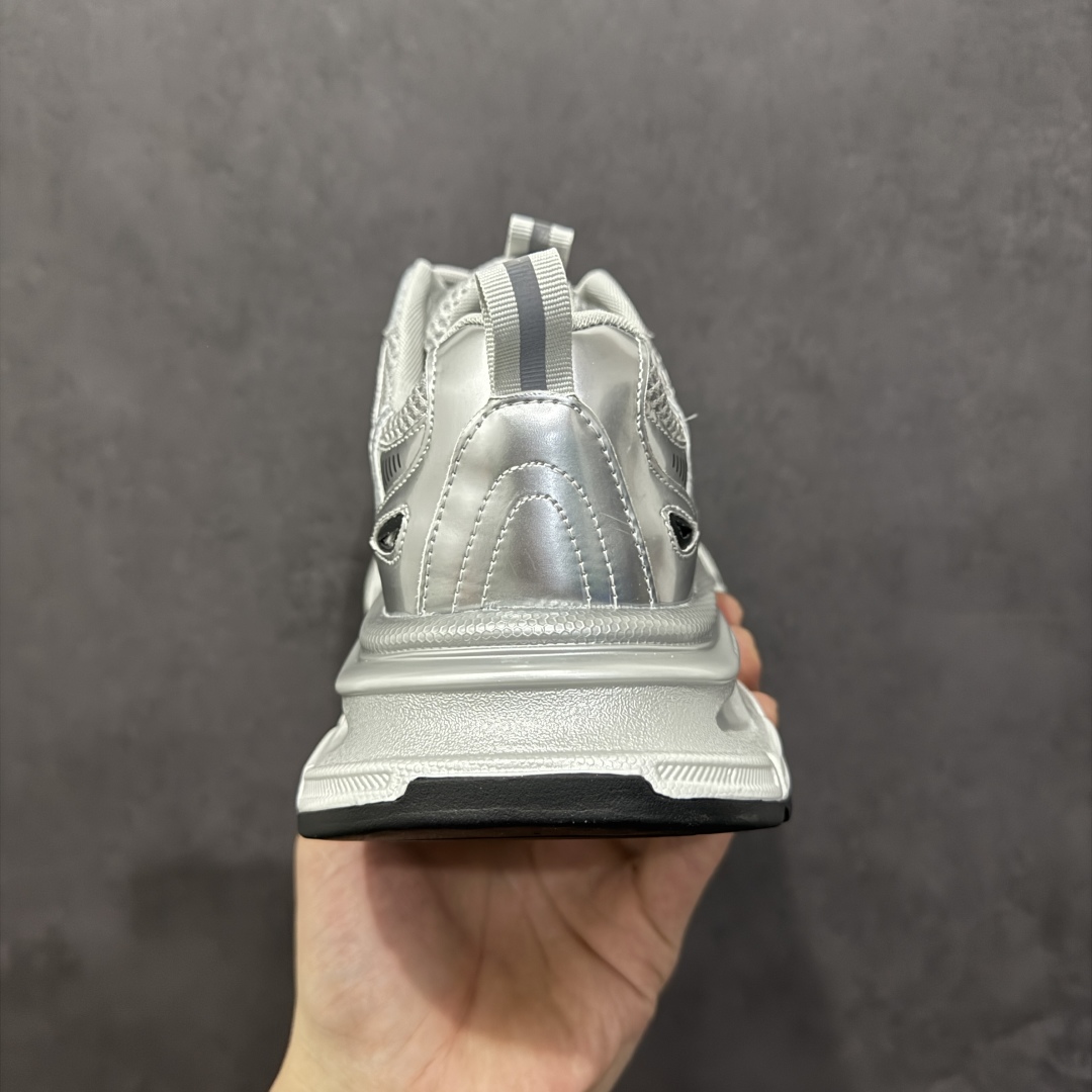 图片[4]-【广东纯原版本】GG-CC Chunky Low安哥拉红休闲运动老爹鞋系列 #广东大厂出品 完美细节 25ss春季新款 大长腿 时髦look轻松定格 不费力展现率性氛围 酷帅机能风不规则设计大底 GGCC 银灰红色拼色造型设计 轻便舒适百搭 不管怎么搭都敲好看~ 尺码： 35 36 37 38 39 40-选品中心