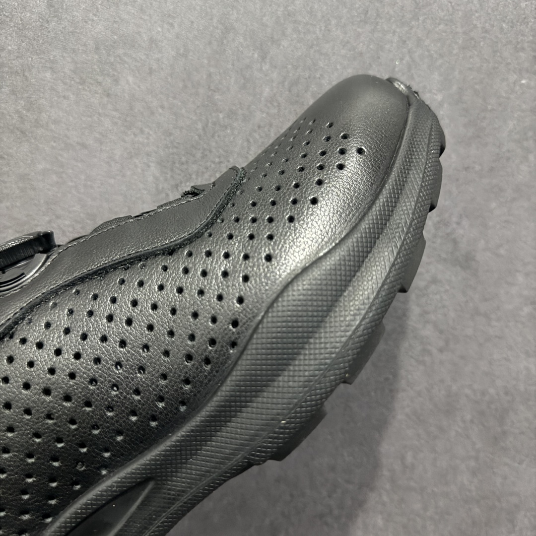 图片[5]-【公司级】ECCO爱步男鞋小黑鞋小白鞋 舒适透气真皮板鞋 街头轻巧系列 圆头鞋头设计，贴合前脚掌弧度 适合多种脚型，脚感舒适细腻 简约免系带设计，可自由穿脱 贴合脚型 PU包裹足弓与后跟 为脚掌提供支撑性 休闲百搭 简约利落 尺码：38 39 40 41 42 43 44 （皮鞋码）-选品中心