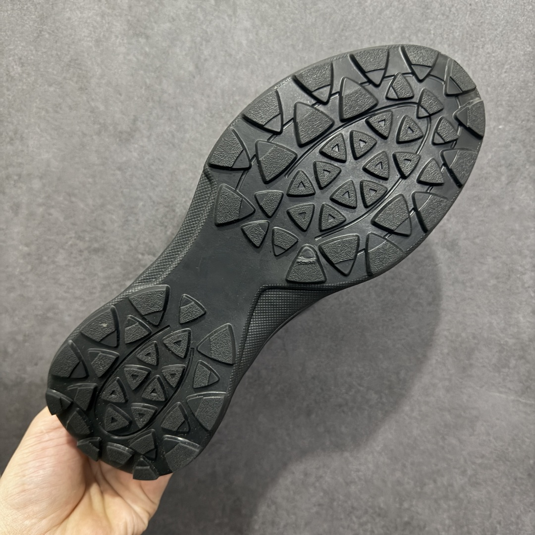 图片[9]-【公司级】ECCO爱步男鞋小黑鞋小白鞋 舒适透气真皮板鞋 街头轻巧系列 圆头鞋头设计，贴合前脚掌弧度 适合多种脚型，脚感舒适细腻 简约免系带设计，可自由穿脱 贴合脚型 PU包裹足弓与后跟 为脚掌提供支撑性 休闲百搭 简约利落 尺码：38 39 40 41 42 43 44 （皮鞋码）-选品中心