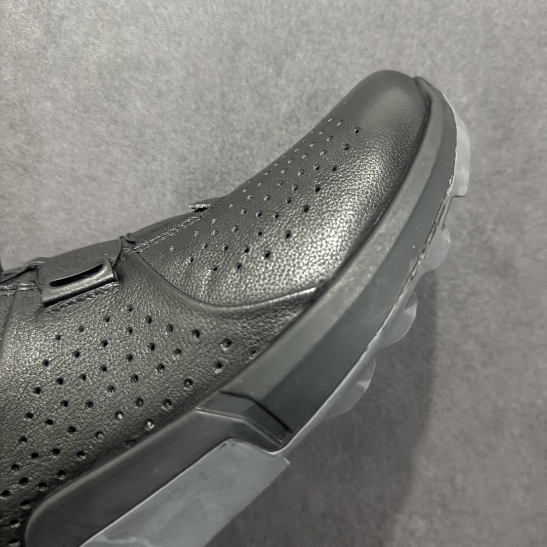 图片[5]-【公司级】ECCO爱步男鞋小黑鞋小白鞋 舒适透气真皮板鞋 街头轻巧系列 圆头鞋头设计，贴合前脚掌弧度 适合多种脚型，脚感舒适细腻 简约免系带设计，可自由穿脱 贴合脚型 PU包裹足弓与后跟 为脚掌提供支撑性 休闲百搭 简约利落 尺码：38 39 40 41 42 43 44 （皮鞋码）-选品中心