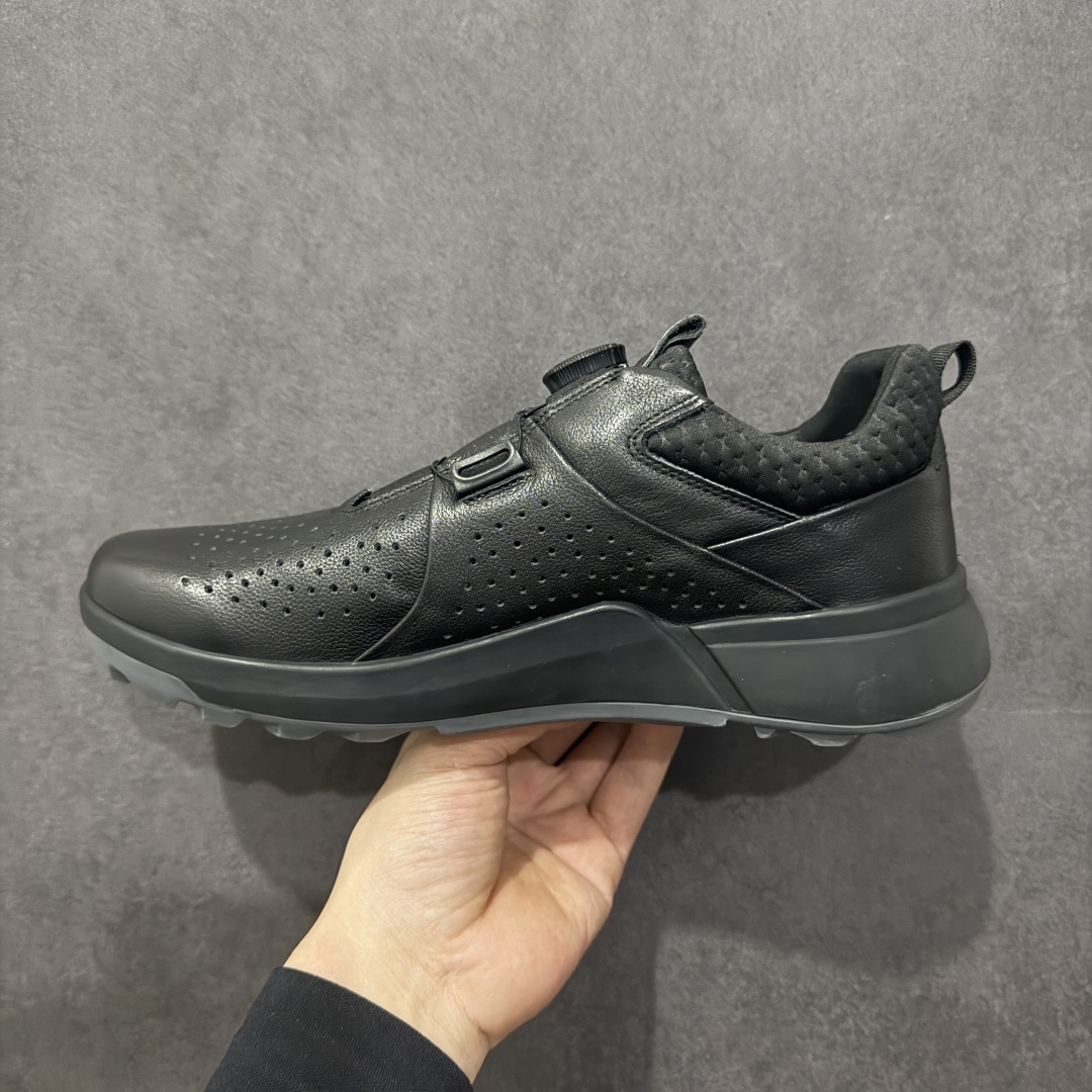 图片[2]-【公司级】ECCO爱步男鞋小黑鞋小白鞋 舒适透气真皮板鞋 街头轻巧系列 圆头鞋头设计，贴合前脚掌弧度 适合多种脚型，脚感舒适细腻 简约免系带设计，可自由穿脱 贴合脚型 PU包裹足弓与后跟 为脚掌提供支撑性 休闲百搭 简约利落 尺码：38 39 40 41 42 43 44 （皮鞋码）-选品中心