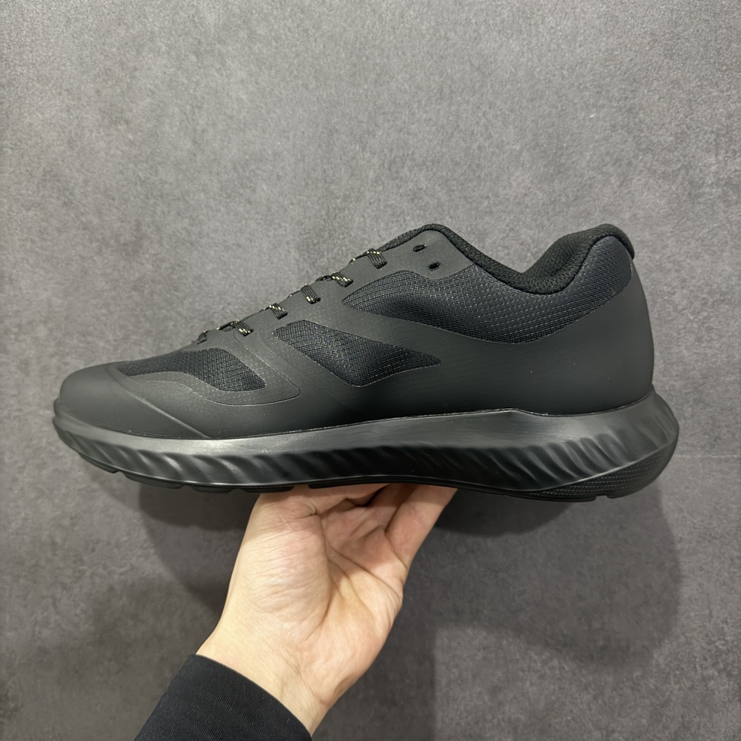 图片[2]-【公司级】ECCO爱步男鞋小黑鞋小白鞋 舒适透气真皮板鞋 街头轻巧系列 圆头鞋头设计，贴合前脚掌弧度 适合多种脚型，脚感舒适细腻 简约免系带设计，可自由穿脱 贴合脚型 PU包裹足弓与后跟 为脚掌提供支撑性 休闲百搭 简约利落 尺码：38 39 40 41 42 43 44 （皮鞋码）-选品中心