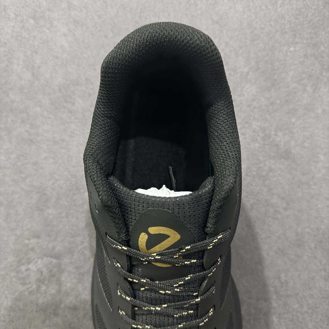 图片[7]-【公司级】ECCO爱步男鞋小黑鞋小白鞋 舒适透气真皮板鞋 街头轻巧系列 圆头鞋头设计，贴合前脚掌弧度 适合多种脚型，脚感舒适细腻 简约免系带设计，可自由穿脱 贴合脚型 PU包裹足弓与后跟 为脚掌提供支撑性 休闲百搭 简约利落 尺码：38 39 40 41 42 43 44 （皮鞋码）-选品中心