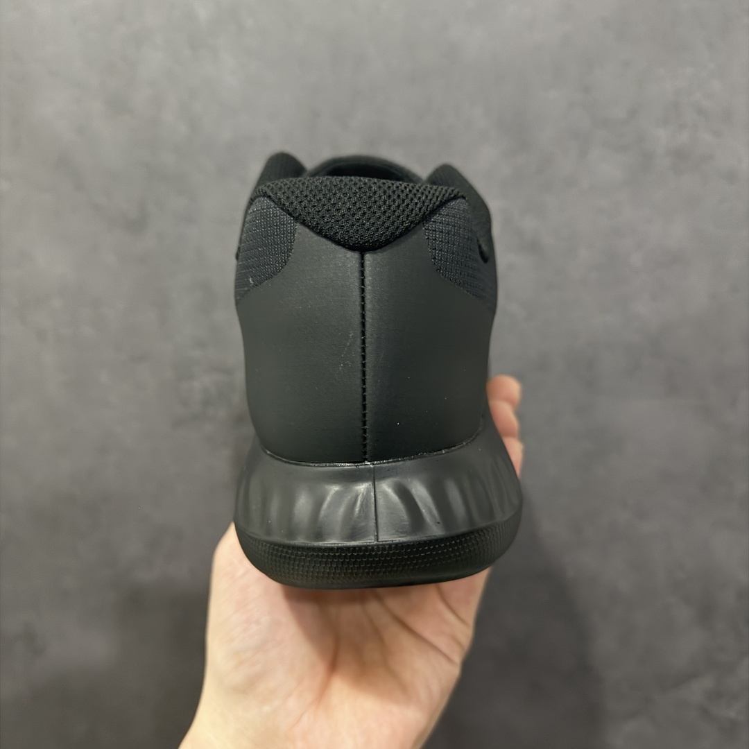 图片[4]-【公司级】ECCO爱步男鞋小黑鞋小白鞋 舒适透气真皮板鞋 街头轻巧系列 圆头鞋头设计，贴合前脚掌弧度 适合多种脚型，脚感舒适细腻 简约免系带设计，可自由穿脱 贴合脚型 PU包裹足弓与后跟 为脚掌提供支撑性 休闲百搭 简约利落 尺码：38 39 40 41 42 43 44 （皮鞋码）-选品中心