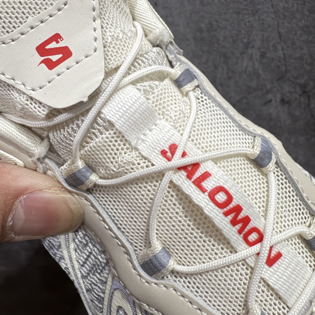 图片[6]-【绿x版】SALOMON萨洛蒙 XT-WHISPER PANHUI蟠虺 乙巳系列 CNY减震防滑耐磨透气 低帮跑步鞋 男女同款 香草色土灰色火红色 478479 原版开发 纯原外贸平台特供订单 全套原纸板楦头开发 原厂特供网布配套加持 确保原汁原味 完美呈现版型 原档数据独家私模五层组合大底 男女鞋同步官方 原装Ortholite轻量化鞋垫 中底布带钢印编号 原厂TPU锁扣 进口港宝加持 后跟自然饱满 还原公司包裹性 基于 SALOMON 初代 XT 鞋身造型并搭载 4D ADVANCED CHASSIS™ 大底打造而成 为这款 XT-QUEST 带来了多项足部控制与保护等功能性 如在运动过程中控制左右晃动的过程而提高稳定性、改善长途越野过程中足中到足尖的过渡、提高感知岩石的精确度以抵抗尖锐物体对脚底的伤害以及采用动态缓冲来增强穿着舒适感 从而减轻疲劳感 使 XT-QUEST 成为一双舒适且安全的户外之履 尺码：36 36.5 37.5 38 38.5 39 40 40.5 41 42 42.5 43 44 44.5 45 46-选品中心