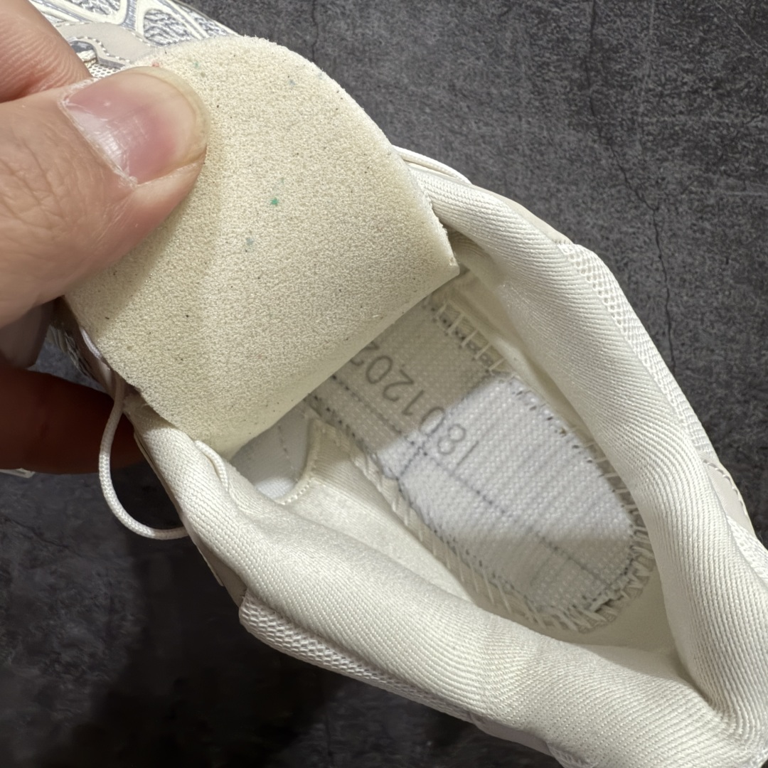 图片[10]-【绿x版】SALOMON萨洛蒙 XT-WHISPER PANHUI蟠虺 乙巳系列 CNY减震防滑耐磨透气 低帮跑步鞋 男女同款 香草色土灰色火红色 478479 原版开发 纯原外贸平台特供订单 全套原纸板楦头开发 原厂特供网布配套加持 确保原汁原味 完美呈现版型 原档数据独家私模五层组合大底 男女鞋同步官方 原装Ortholite轻量化鞋垫 中底布带钢印编号 原厂TPU锁扣 进口港宝加持 后跟自然饱满 还原公司包裹性 基于 SALOMON 初代 XT 鞋身造型并搭载 4D ADVANCED CHASSIS™ 大底打造而成 为这款 XT-QUEST 带来了多项足部控制与保护等功能性 如在运动过程中控制左右晃动的过程而提高稳定性、改善长途越野过程中足中到足尖的过渡、提高感知岩石的精确度以抵抗尖锐物体对脚底的伤害以及采用动态缓冲来增强穿着舒适感 从而减轻疲劳感 使 XT-QUEST 成为一双舒适且安全的户外之履 尺码：36 36.5 37.5 38 38.5 39 40 40.5 41 42 42.5 43 44 44.5 45 46-选品中心