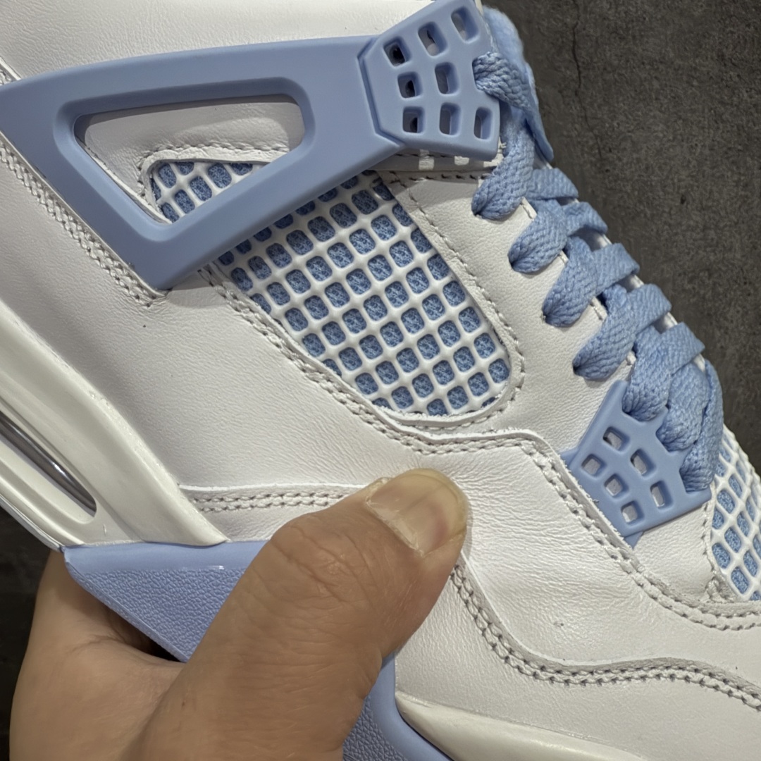 图片[4]-【原厂版】Air Jordan AJ4 母亲节 白冰蓝 HV0823-100 全新升级改良 原鞋原楦原纸板同源开发 完美呈现乔4的版型 内侧正确双色网格 还原细节 原厂皮料 正确气垫颜色 正确网格工艺 正确拉帮工艺 全鞋原装材料制作 原档案原模具打造 支持全方位与正品对比 尺码：40 40.5 41 42 42.5 43 44 44.5 45 46 47.5-选品中心