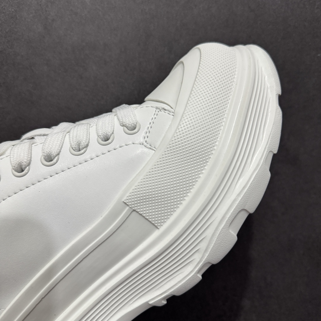 图片[5]-【广东纯原版本】GG-CC 极简朋克休闲松糕小白鞋 GGCC增高老爹鞋系列 广东大厂出品 完美细节 25ss春季新款厚底增高 大长腿 时髦look轻松定格 不费力展现率性氛围 高档银盒 酷帅机能风不规则设计大底 轻便舒适百搭 GGcc厚底增高简直就是小个子的快乐! 不管怎么搭都好看~ 尺码： 35 36 37 38 39 40-选品中心