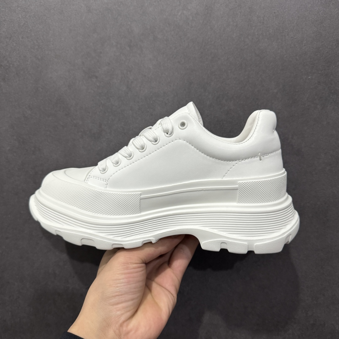 图片[2]-【广东纯原版本】GG-CC 极简朋克休闲松糕小白鞋 GGCC增高老爹鞋系列 广东大厂出品 完美细节 25ss春季新款厚底增高 大长腿 时髦look轻松定格 不费力展现率性氛围 高档银盒 酷帅机能风不规则设计大底 轻便舒适百搭 GGcc厚底增高简直就是小个子的快乐! 不管怎么搭都好看~ 尺码： 35 36 37 38 39 40-选品中心