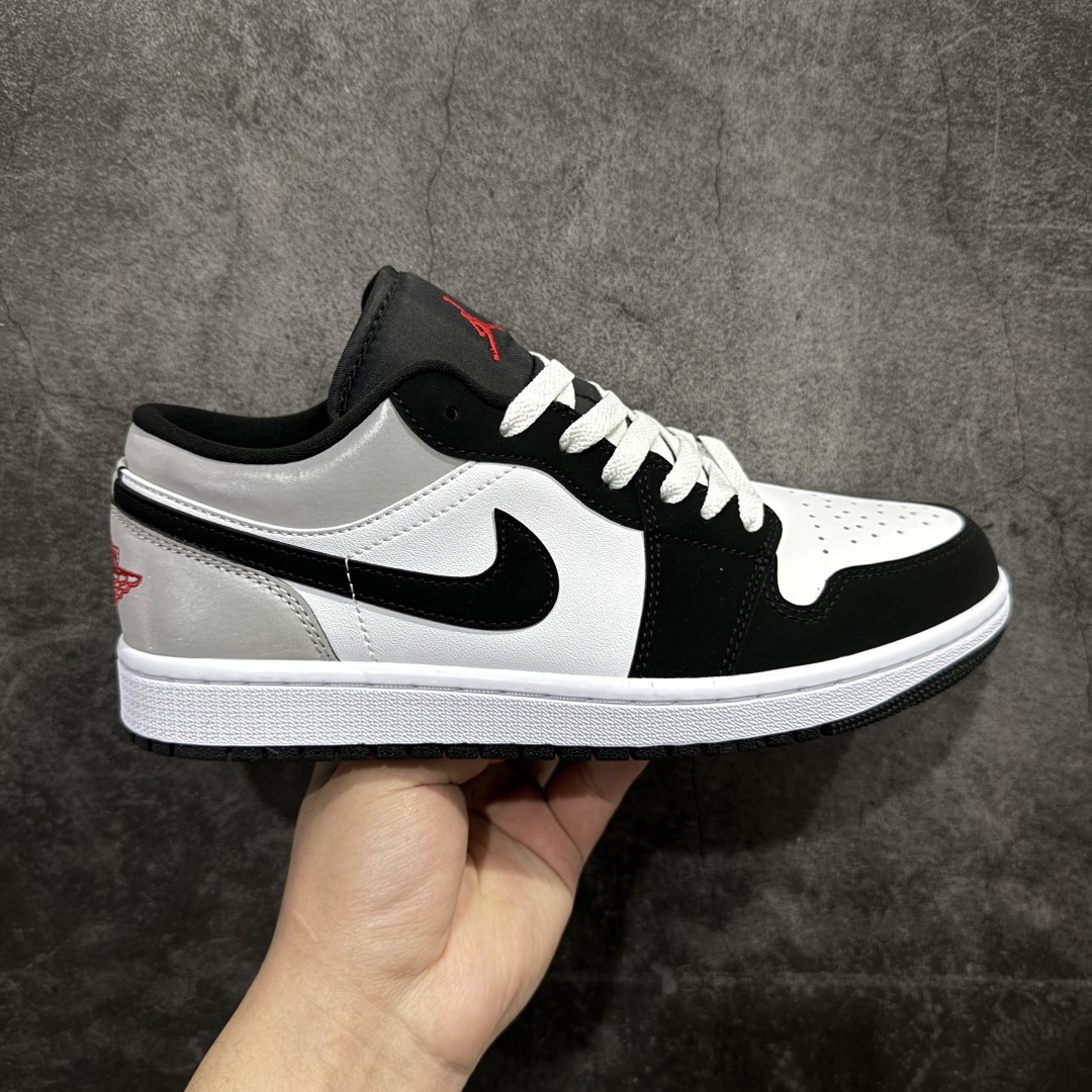 【小dt版本】Air Jordan AJ1 Low 低帮 白银黑反光 HF3148-106 全新流水线出品 DT版本唯一平替选择 市场第二梯队最强版 全部原鞋开发 原楦原纸板开发 全鞋电脑针车 原厂内置全掌气垫 原盒内在原标 唯一Zp原版鞋带绑法 免检产品 全新2022版型 全头层皮料 完美零毛边处理 原厂配置全掌气垫 价格定位良心 尺码:36 36.5 37.5 38 38.5 39 40 40.5 41 42 42.5 43 44 44.5 45 46-选品中心