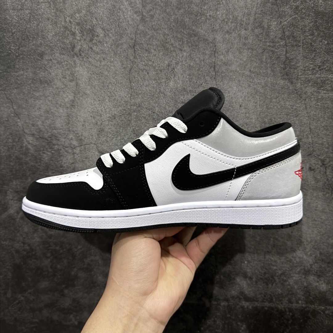 图片[2]-【小dt版本】Air Jordan AJ1 Low 低帮 白银黑反光 HF3148-106 全新流水线出品 DT版本唯一平替选择 市场第二梯队最强版 全部原鞋开发 原楦原纸板开发 全鞋电脑针车 原厂内置全掌气垫 原盒内在原标 唯一Zp原版鞋带绑法 免检产品 全新2022版型 全头层皮料 完美零毛边处理 原厂配置全掌气垫 价格定位良心 尺码：36 36.5 37.5 38 38.5 39 40 40.5 41 42 42.5 43 44 44.5 45 46-选品中心