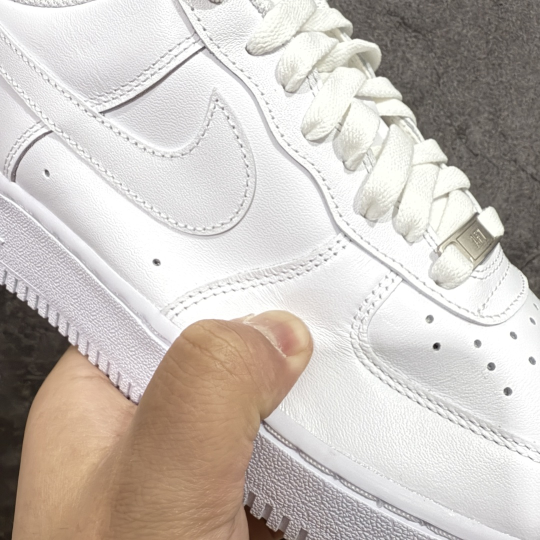 图片[4]-【LW头层皮版】NK Air Force 1 Low \’07 空军一号低帮经典板鞋 纯白 CW2288-111 顶级空军 皮料质感可媲美og版 细节吊打市场其他代号版本 全鞋电脑针车 工整有序 原厂港宝加持完美还原灵魂版型 原盒原配从里到外百分百还原 原厂全头层原厂皮料 原标原盒 内置Sole气垫 中底白色背胶 中底划线 已经无限的接近公司 原厂楦头 原厂刺绣 后跟弧度修正 正确中底四线防伪 尺码：36 36.5 37.5 38 38.5 39 40 40.5 41 42 42.5 43 44 44.5 45 46-选品中心