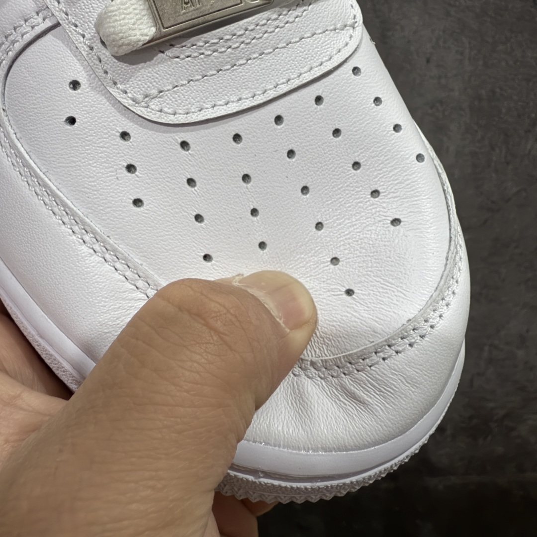 图片[5]-【LW头层皮版】NK Air Force 1 Low \’07 空军一号低帮经典板鞋 纯白 CW2288-111 顶级空军 皮料质感可媲美og版 细节吊打市场其他代号版本 全鞋电脑针车 工整有序 原厂港宝加持完美还原灵魂版型 原盒原配从里到外百分百还原 原厂全头层原厂皮料 原标原盒 内置Sole气垫 中底白色背胶 中底划线 已经无限的接近公司 原厂楦头 原厂刺绣 后跟弧度修正 正确中底四线防伪 尺码：36 36.5 37.5 38 38.5 39 40 40.5 41 42 42.5 43 44 44.5 45 46-选品中心